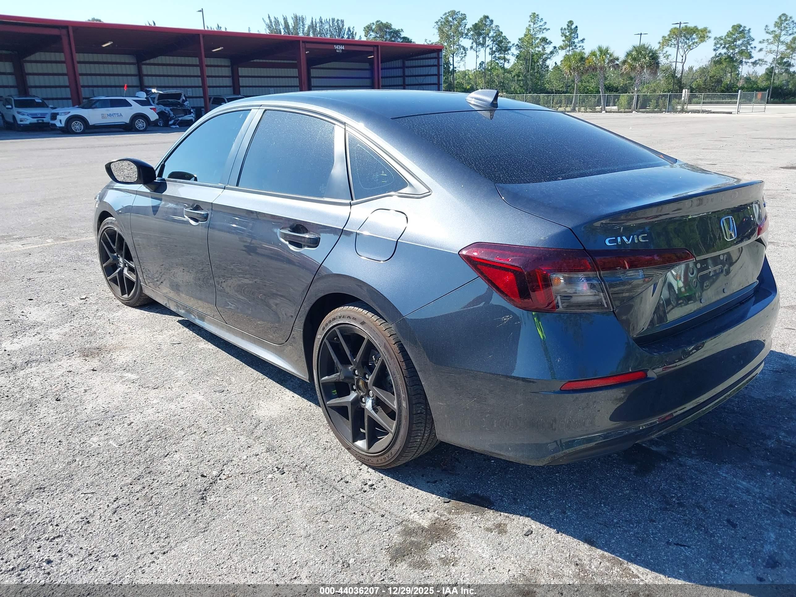 HONDA CIVIC image 3