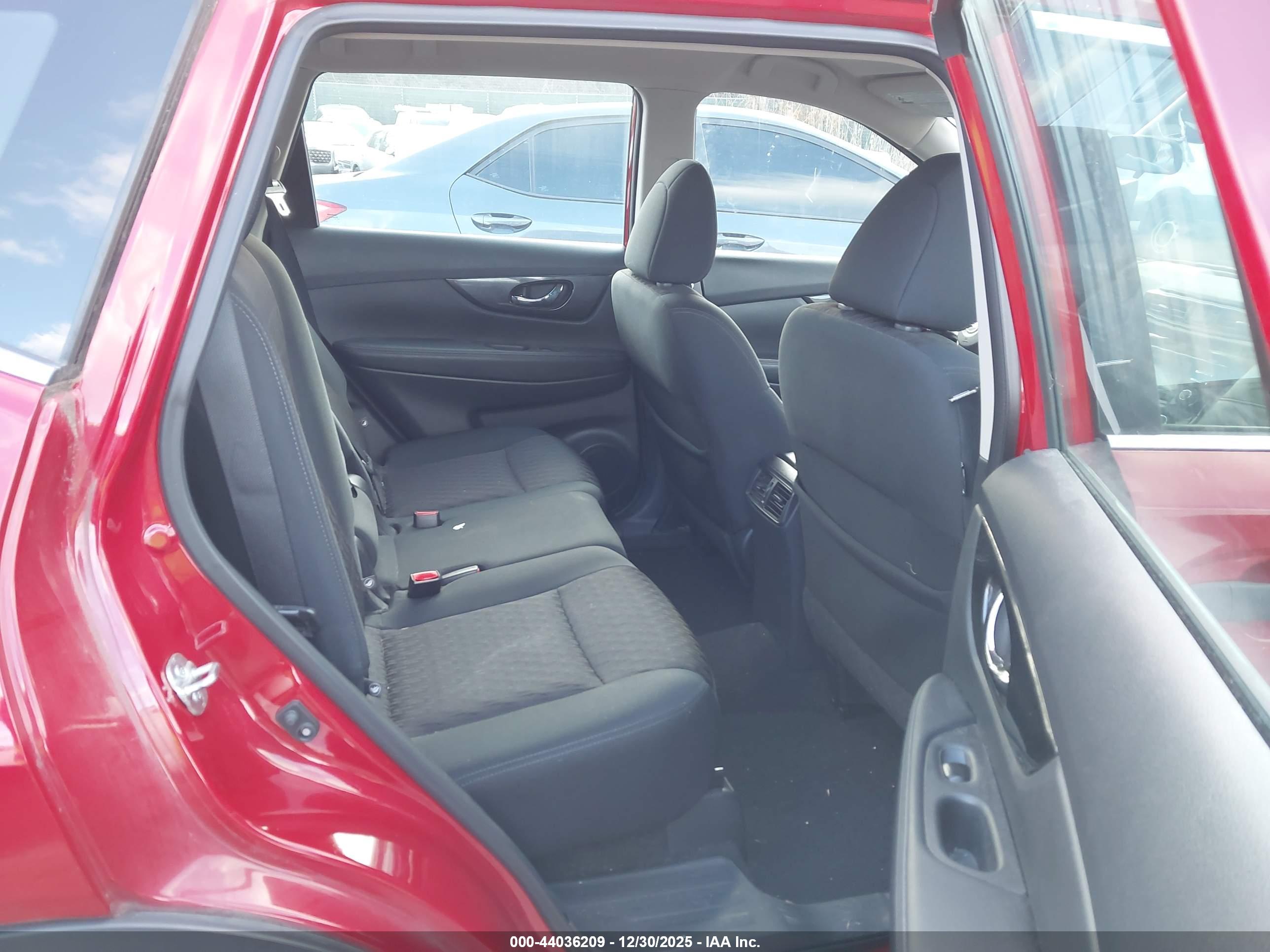 NISSAN ROGUE image 8