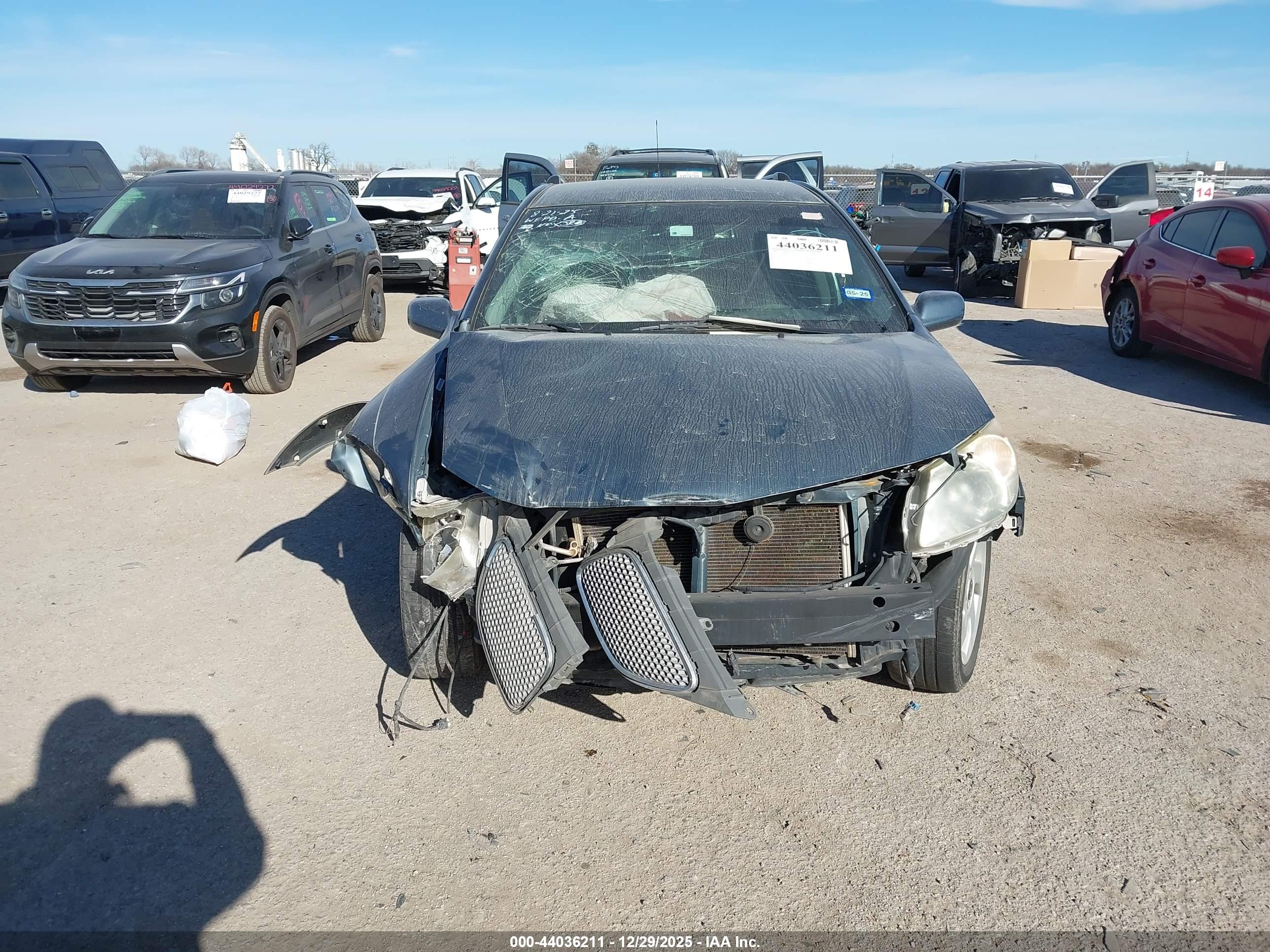 PONTIAC VIBE image 6