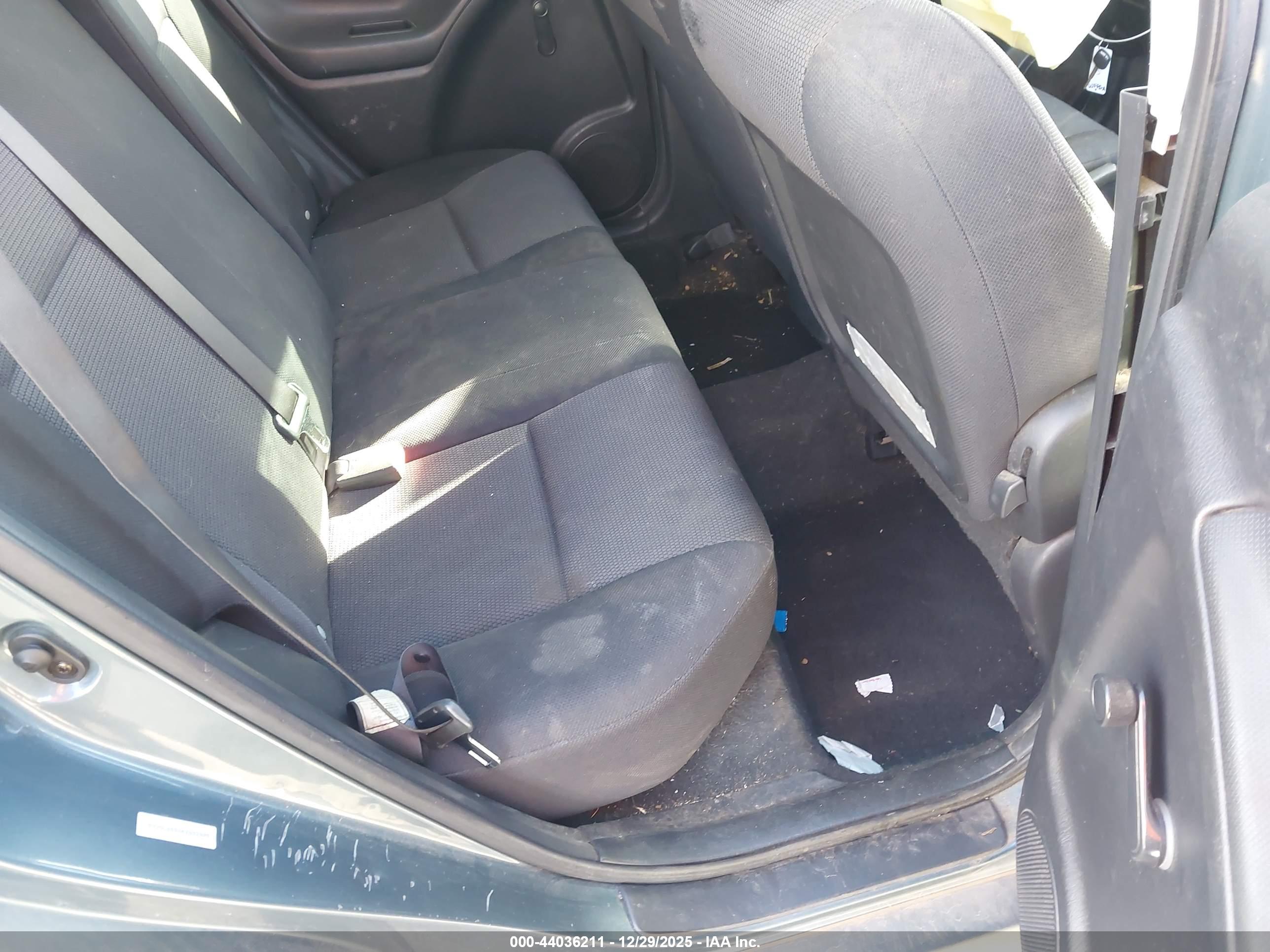PONTIAC VIBE image 8