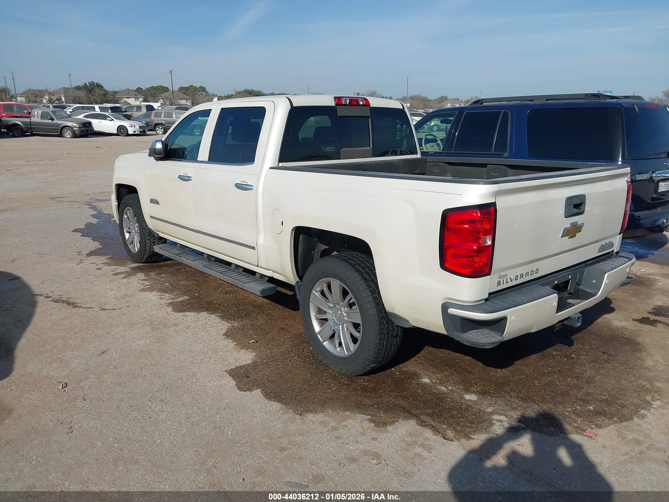 CHEVROLET SILVERADO image 3