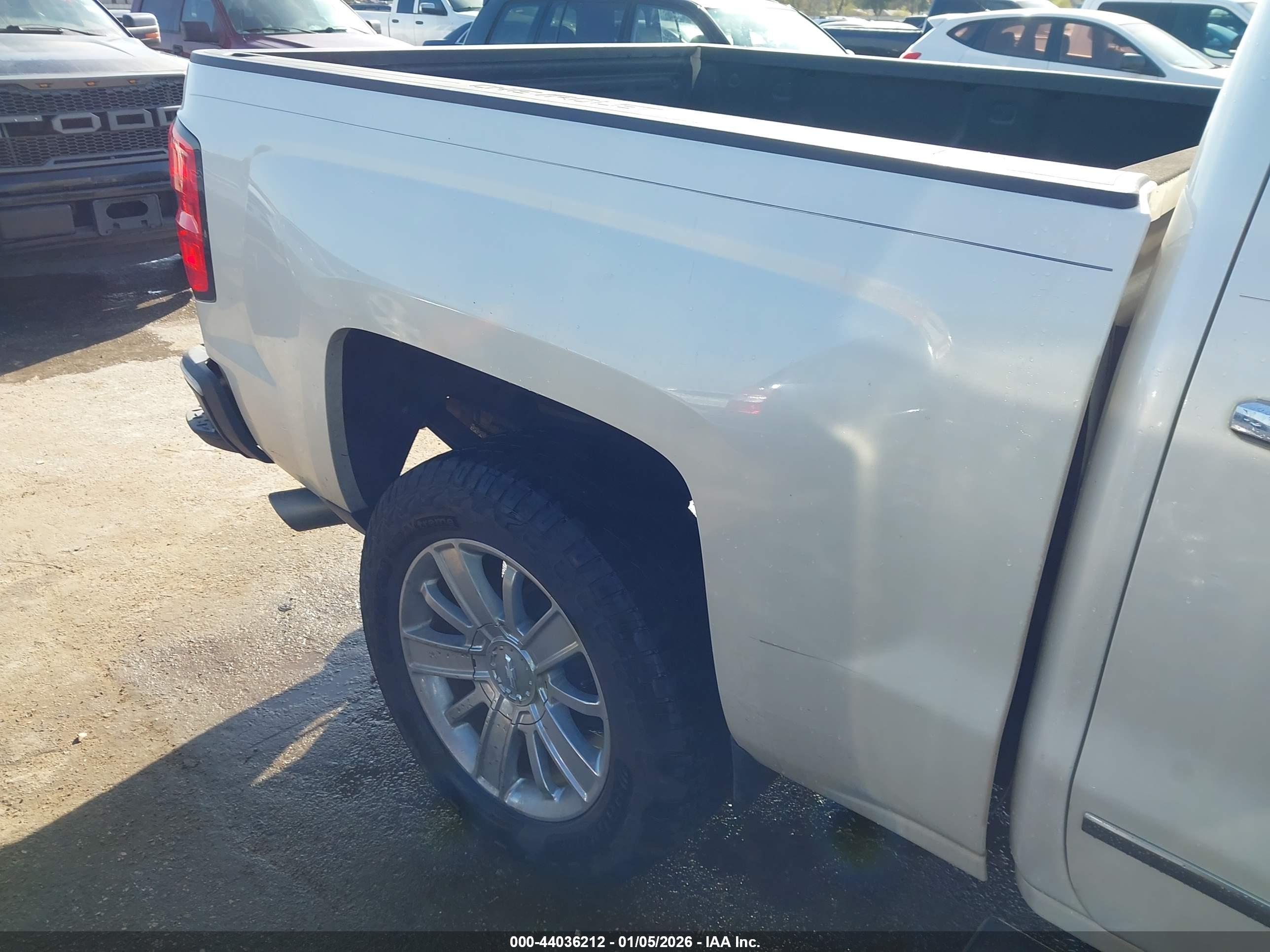 CHEVROLET SILVERADO image 6