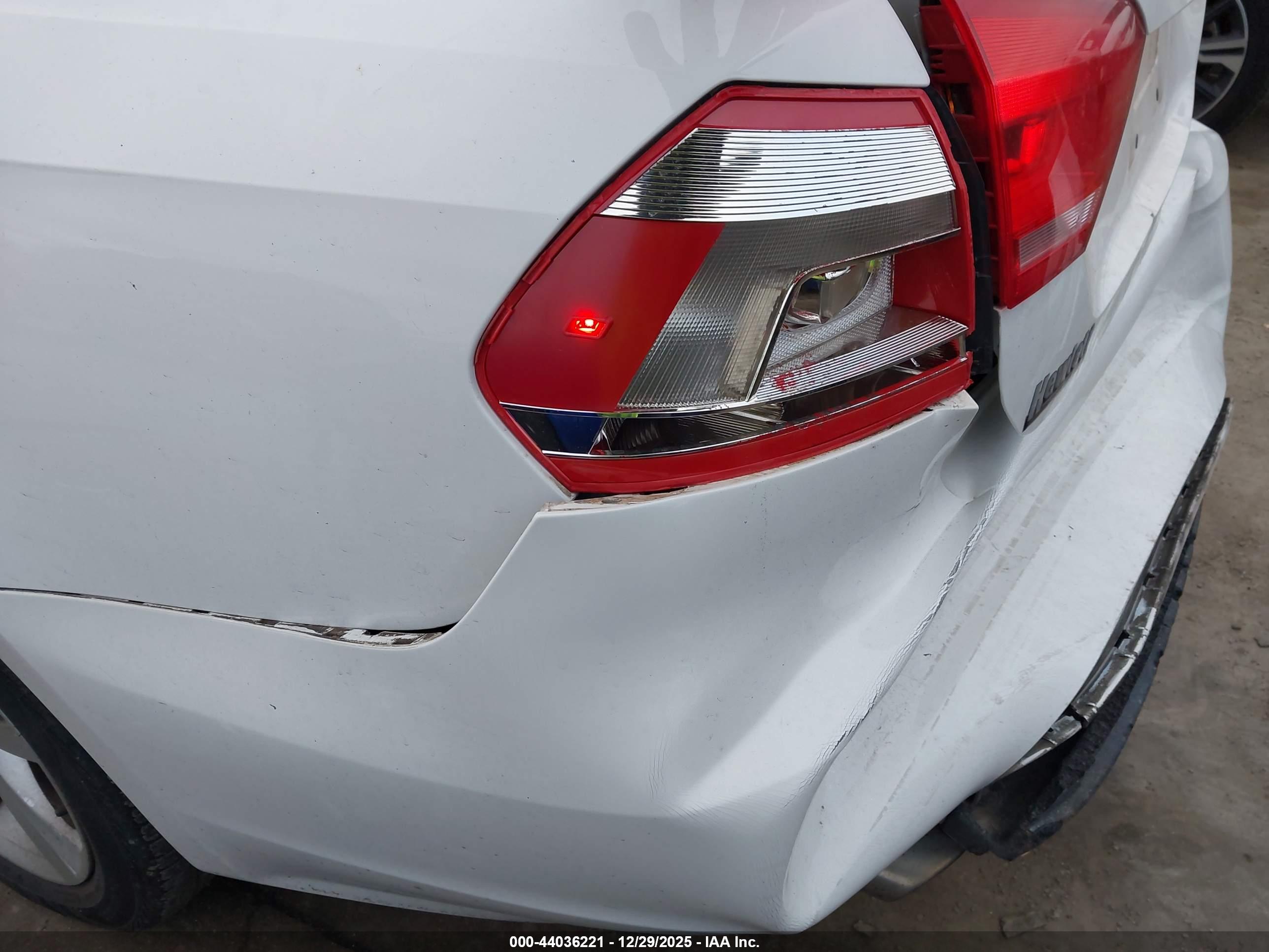VOLKSWAGEN PASSAT image 6