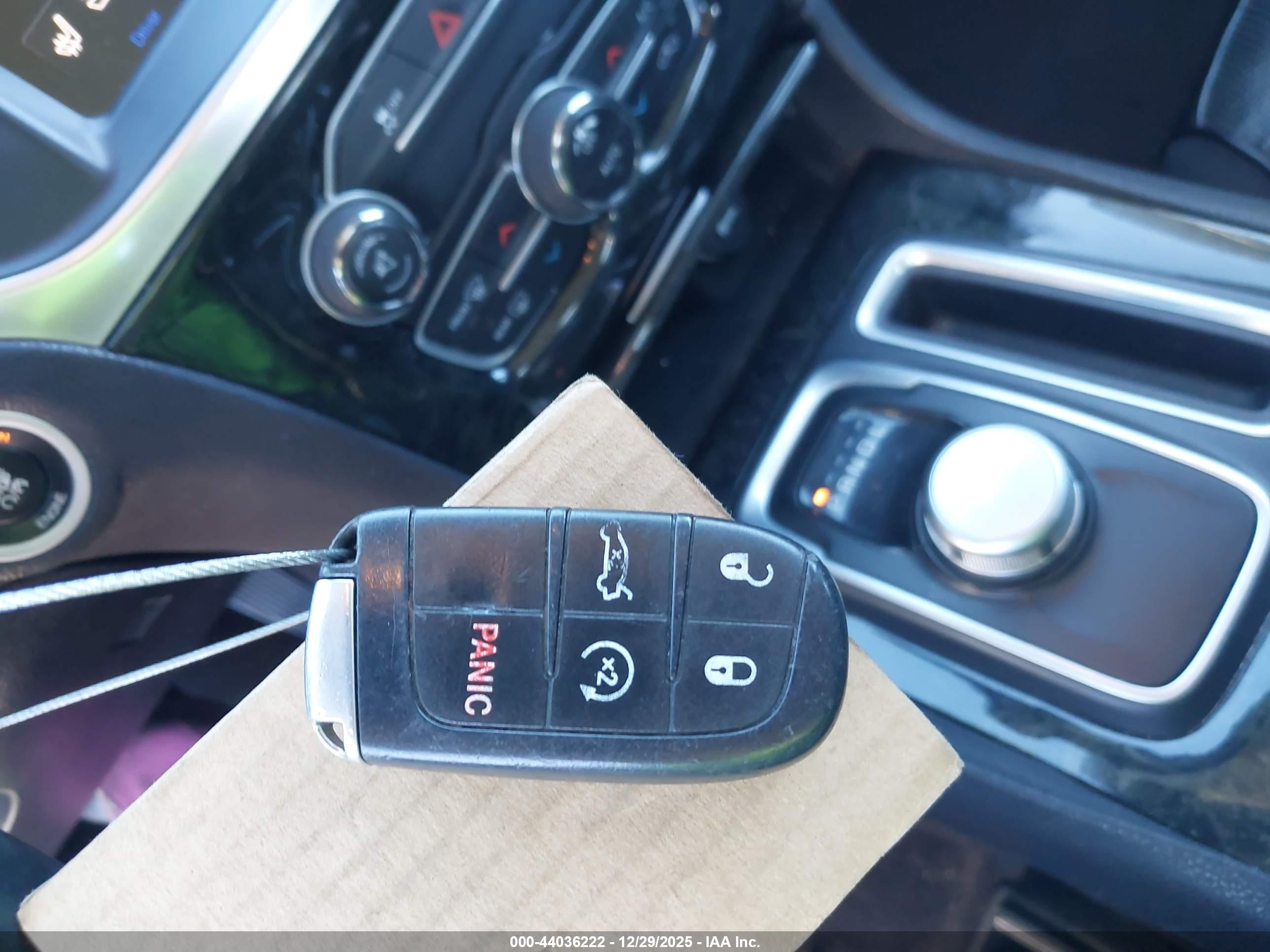 CHRYSLER 300C image 11