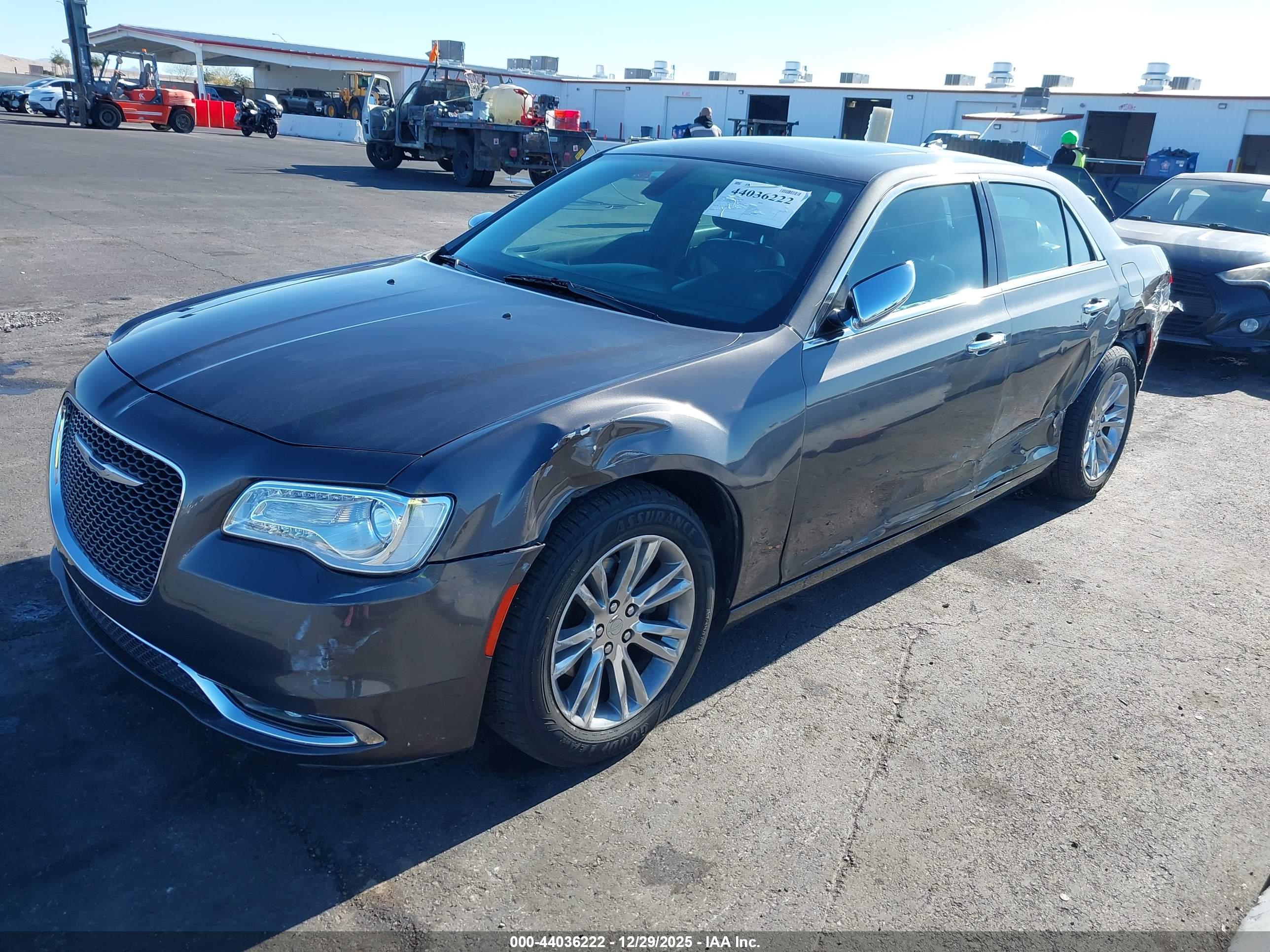 CHRYSLER 300C image 6