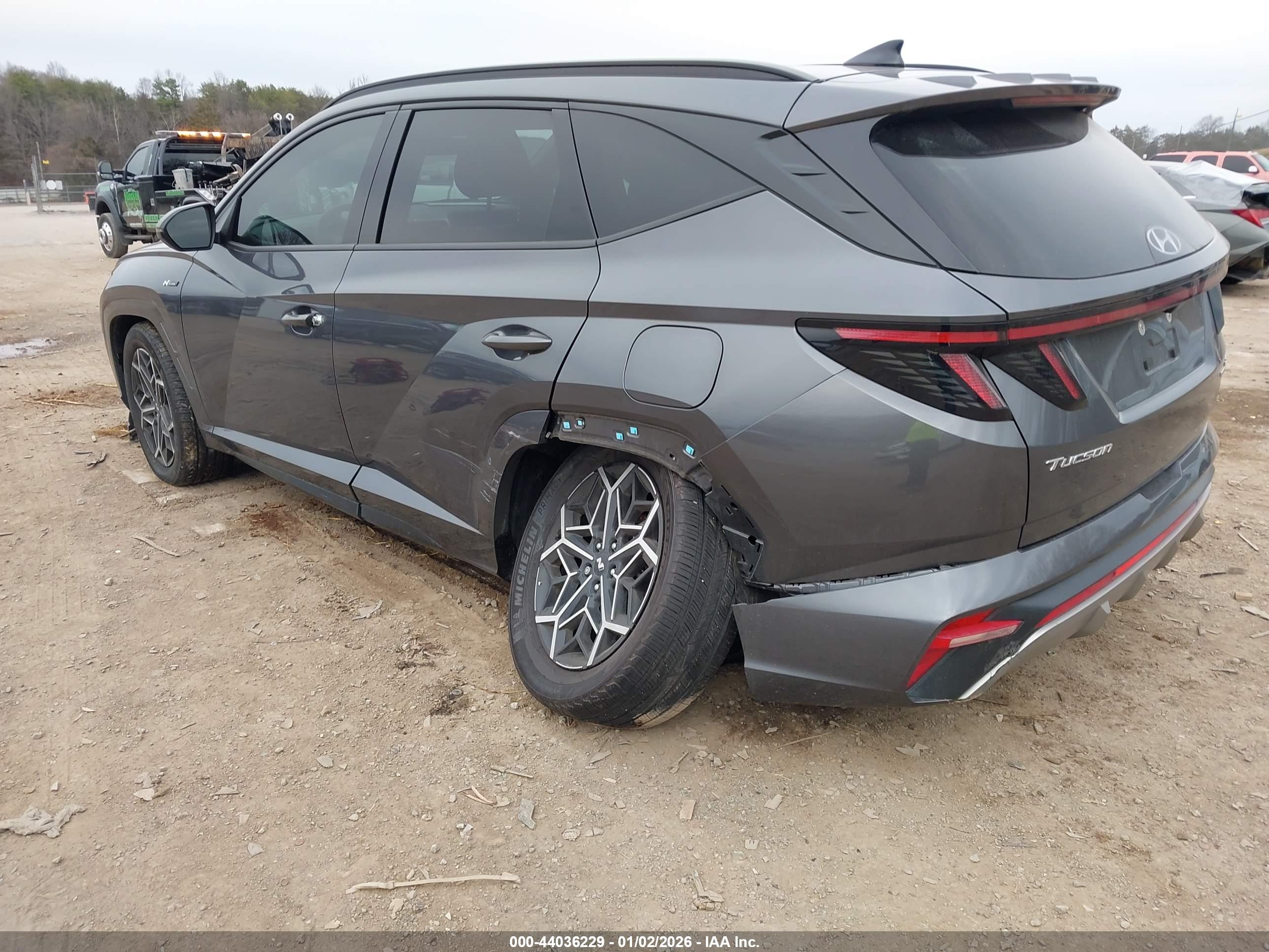 HYUNDAI TUCSON image 3