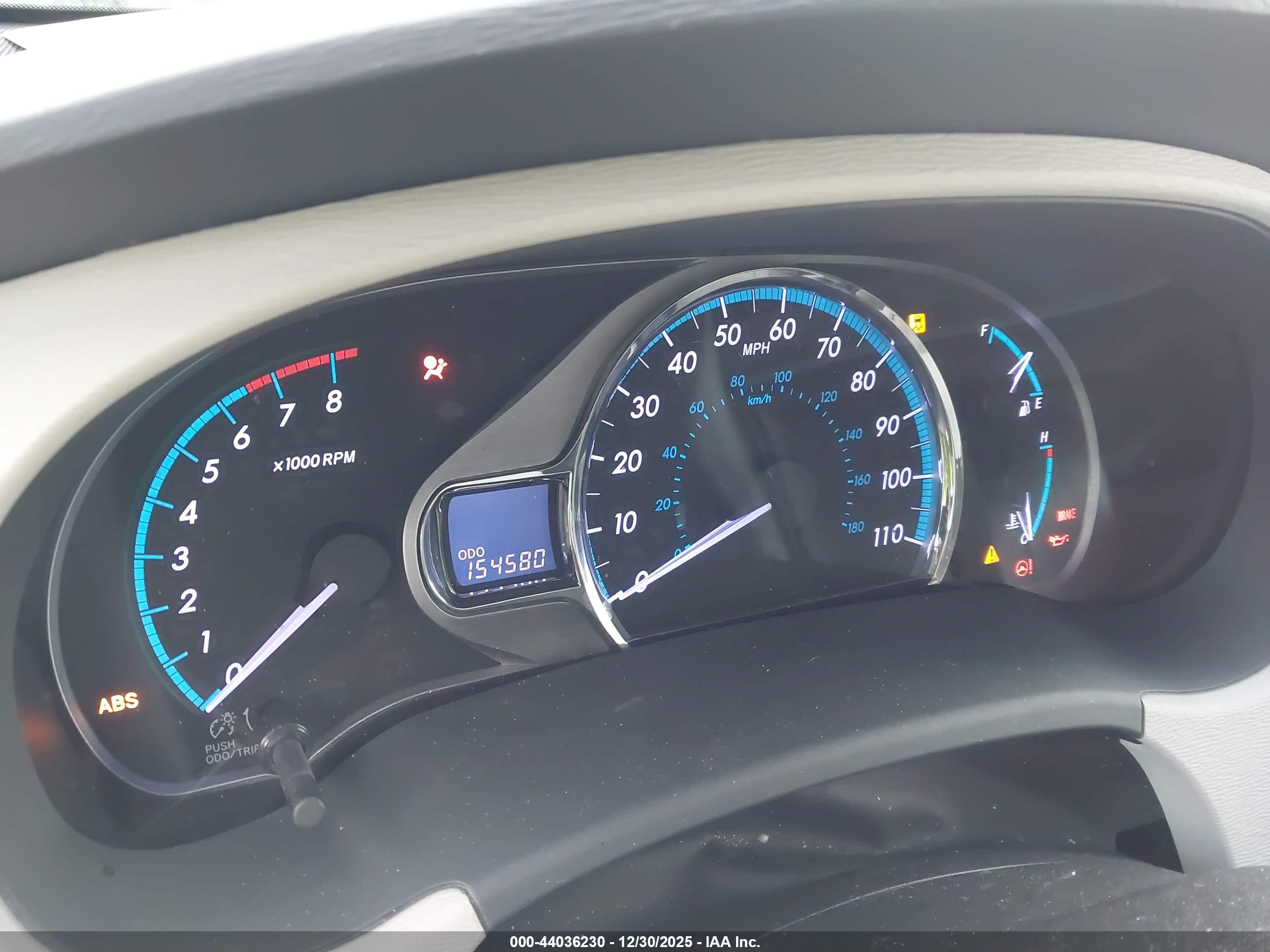 TOYOTA SIENNA image 7