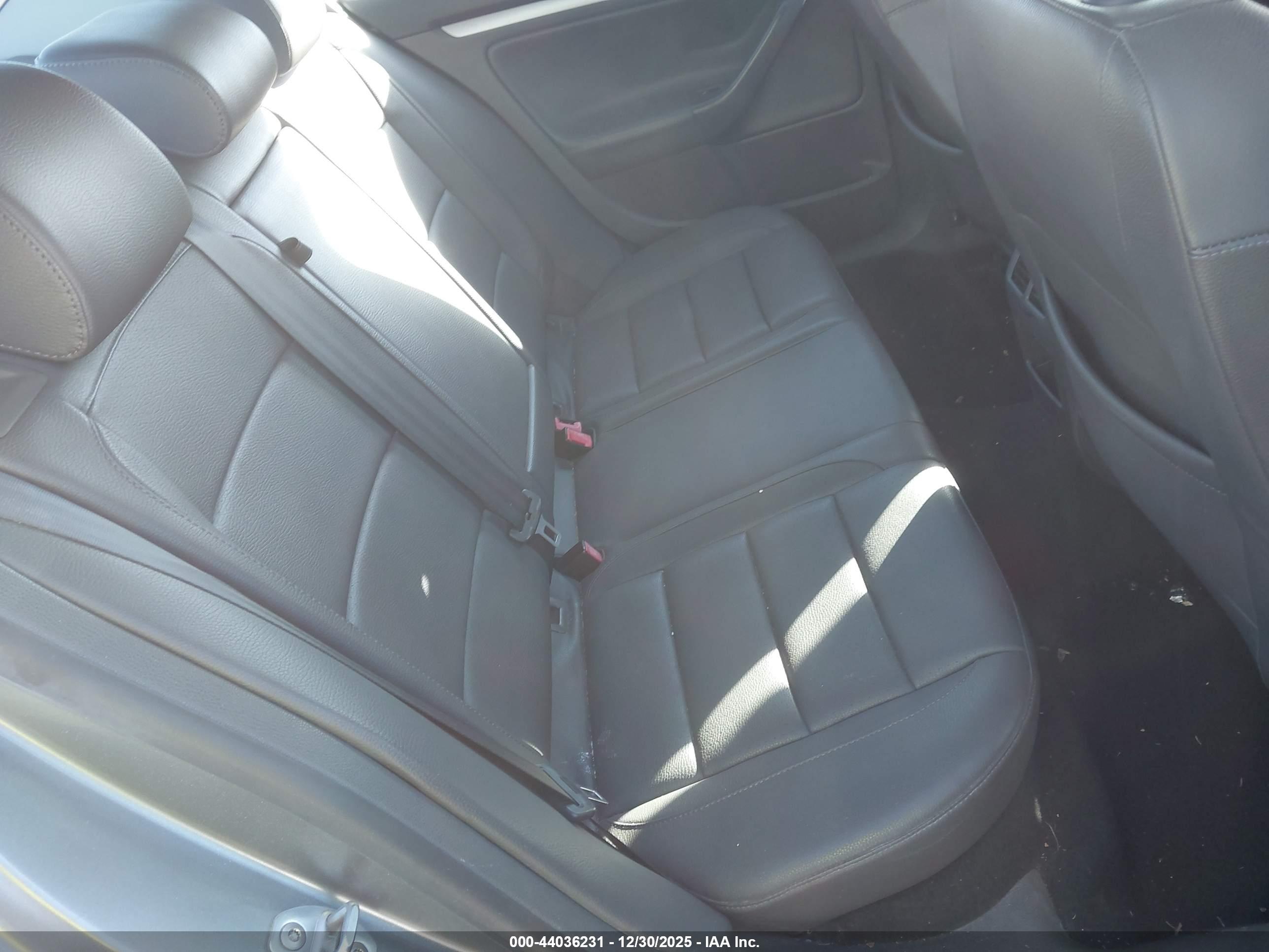 VOLKSWAGEN JETTA image 8