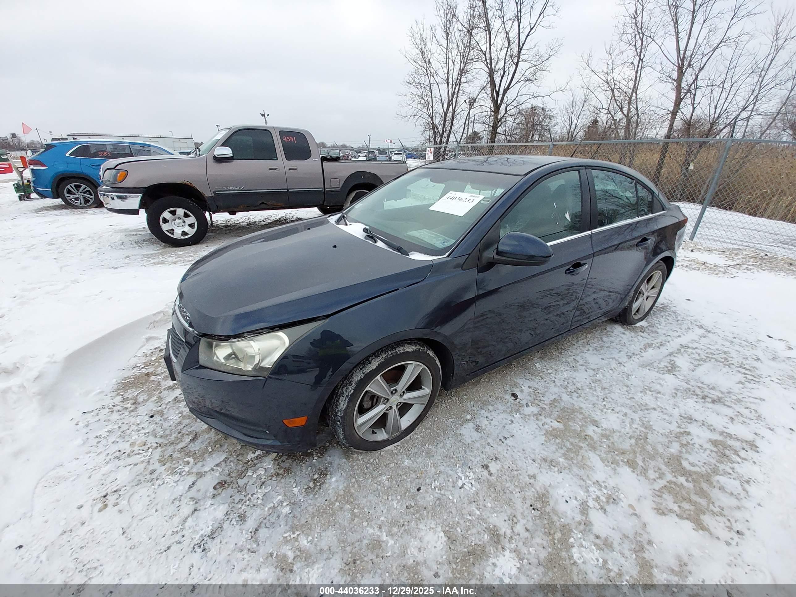 CHEVROLET CRUZE image 2
