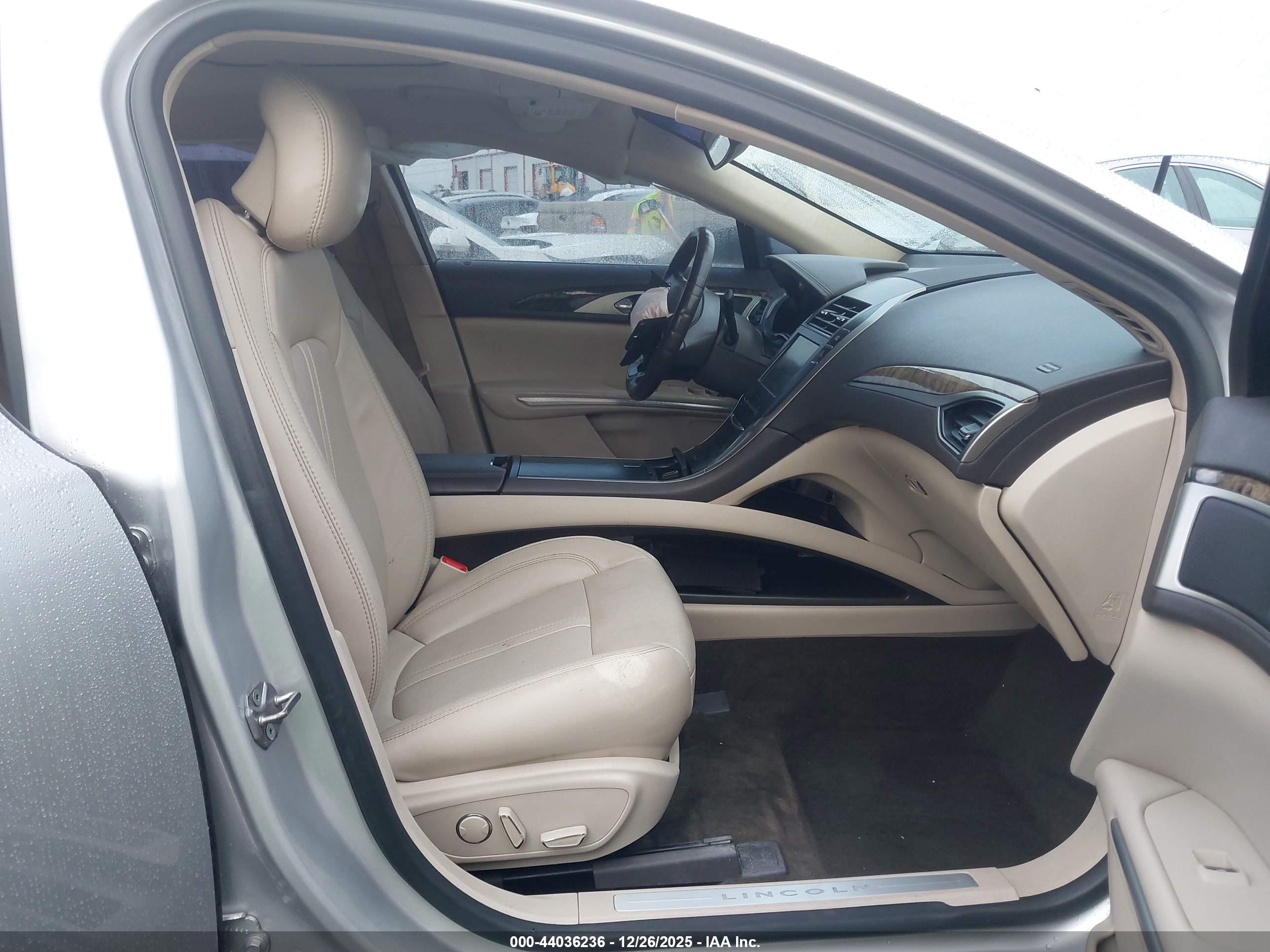 LINCOLN MKZ image 5