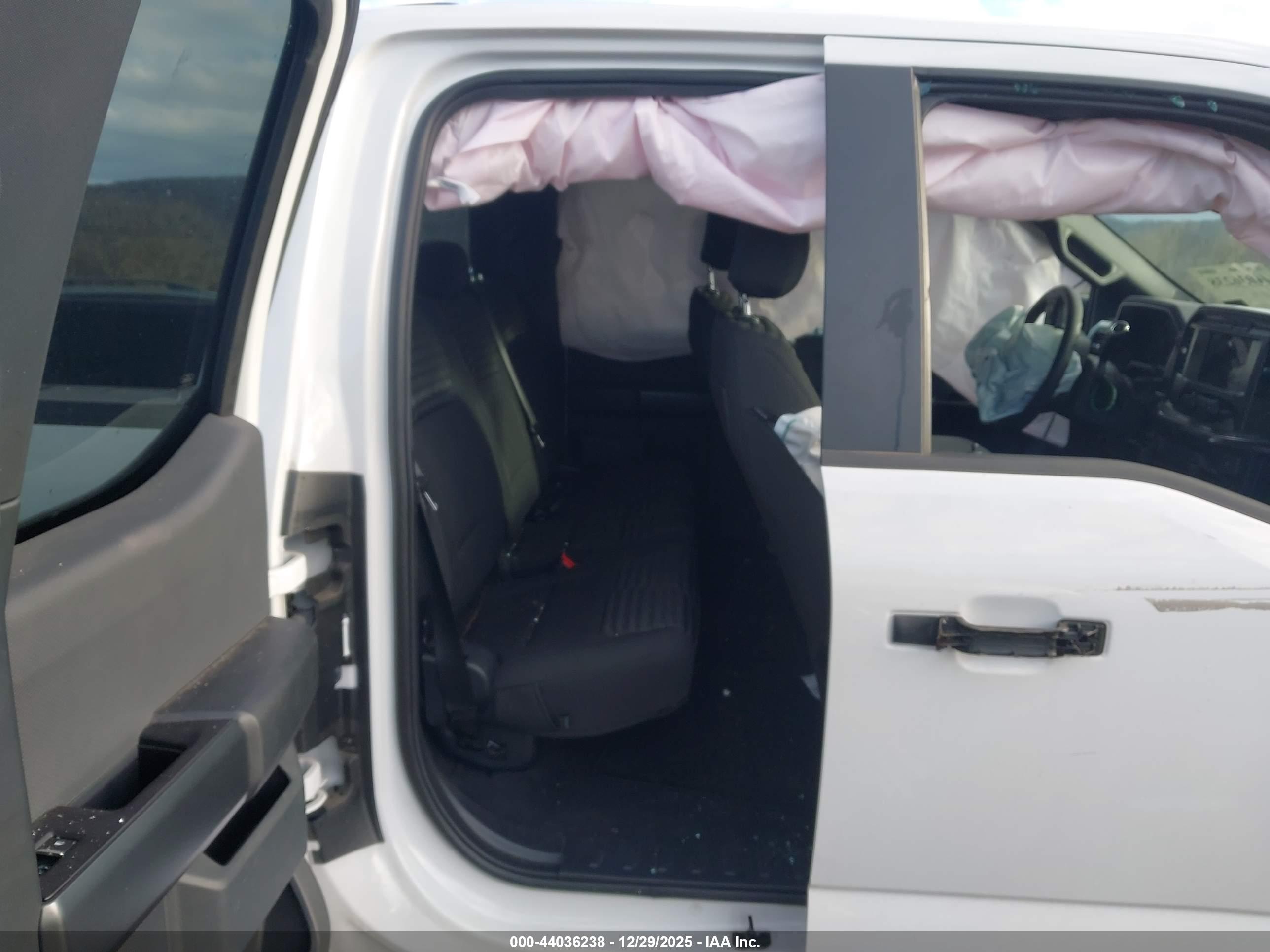 FORD F-150 image 8