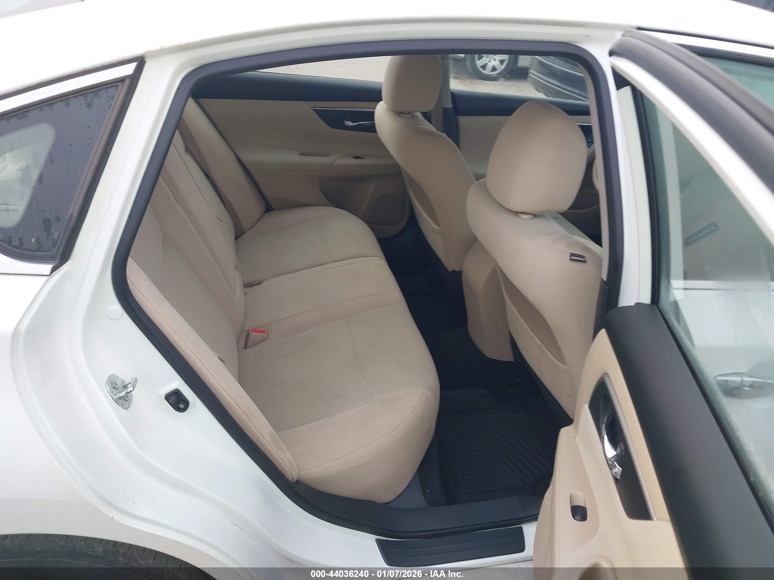 NISSAN ALTIMA image 8