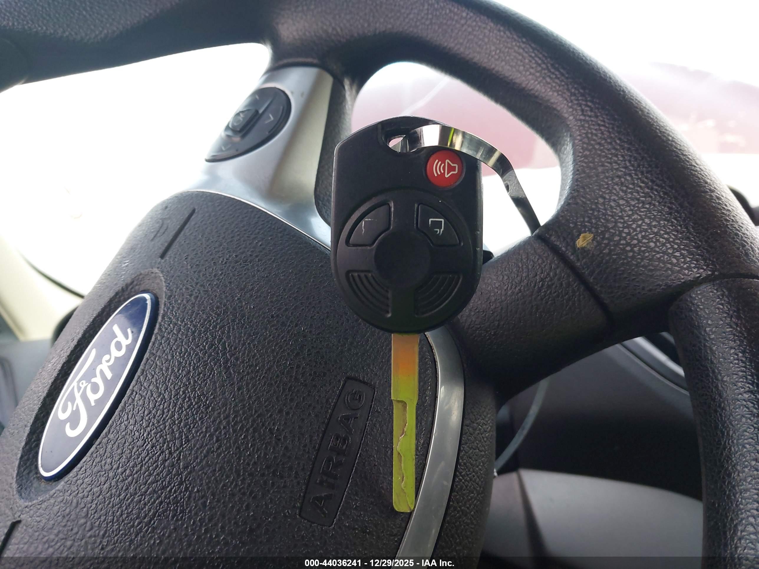 FORD ESCAPE image 11