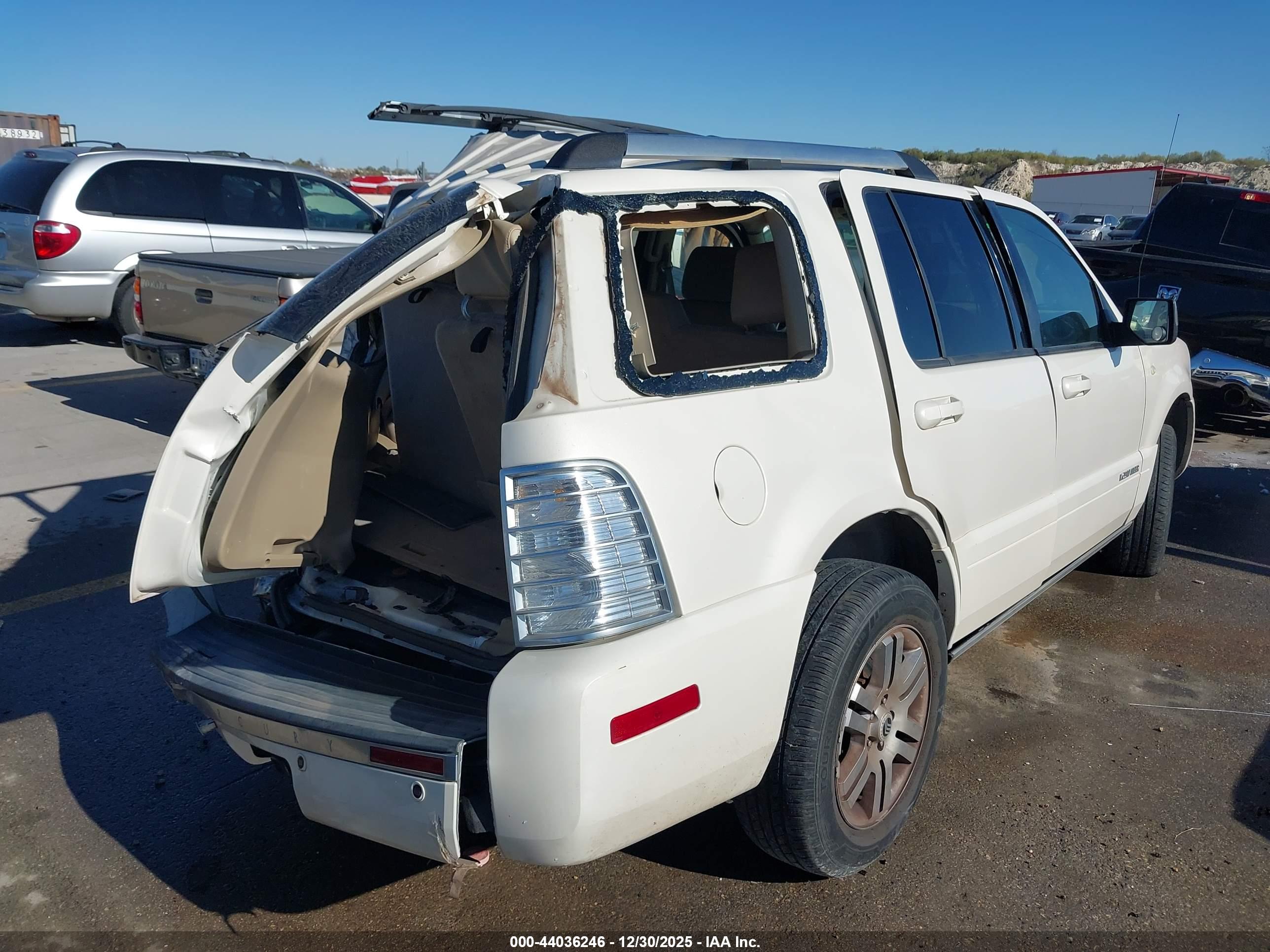 MERCURY MOUNTAINEER image 4