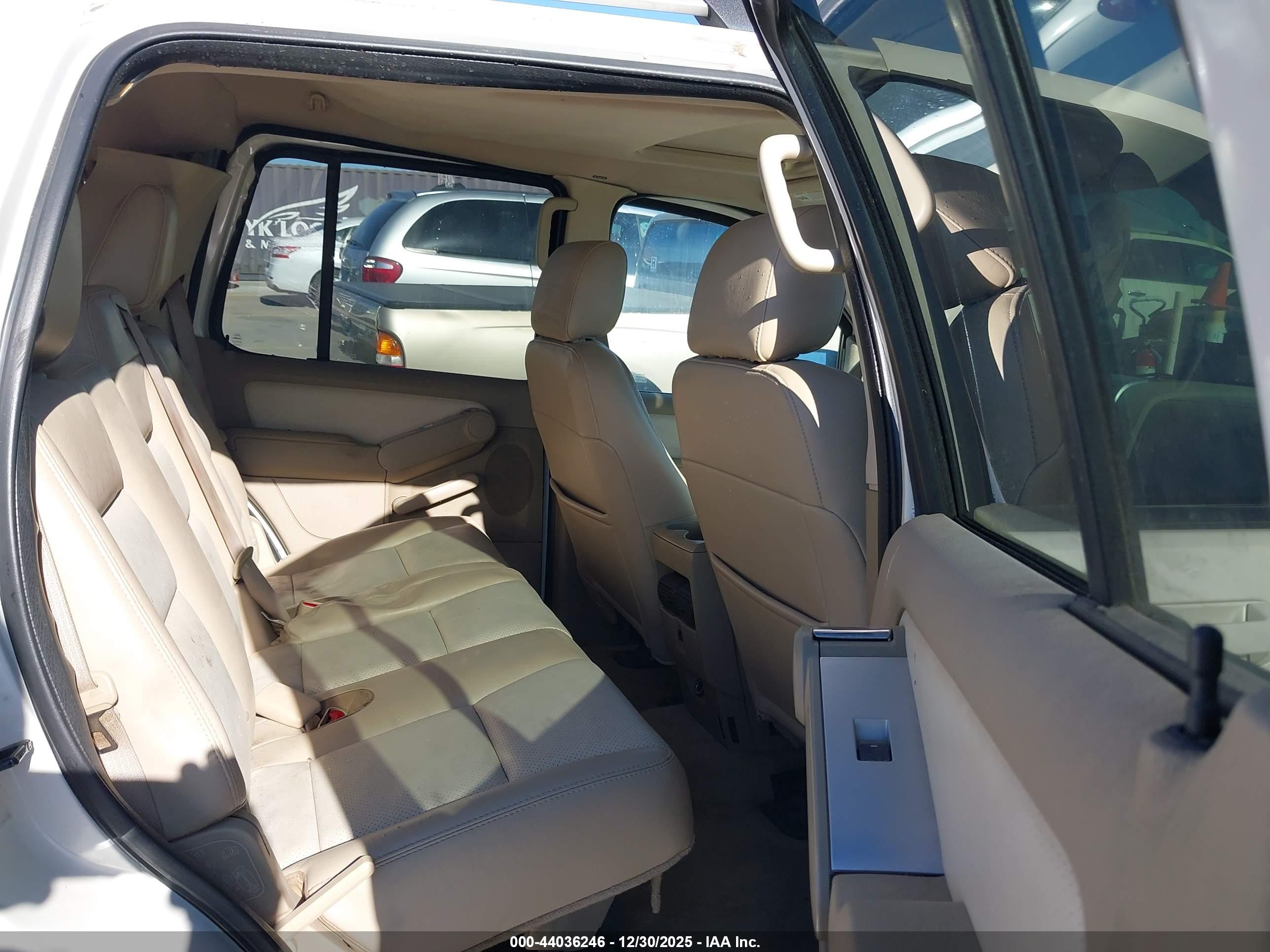 MERCURY MOUNTAINEER image 8