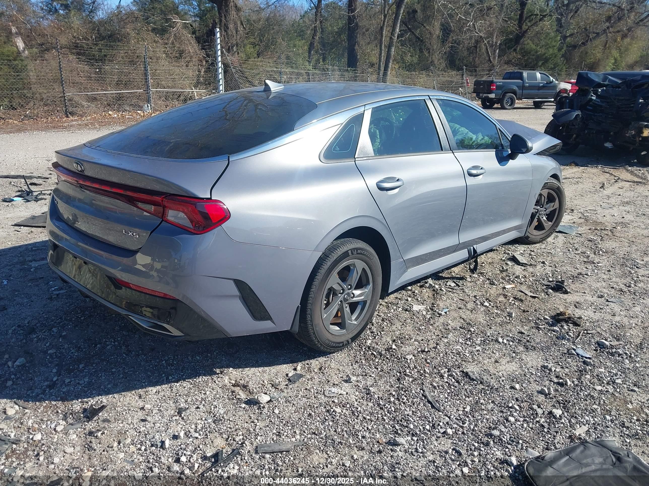 KIA K5 image 4