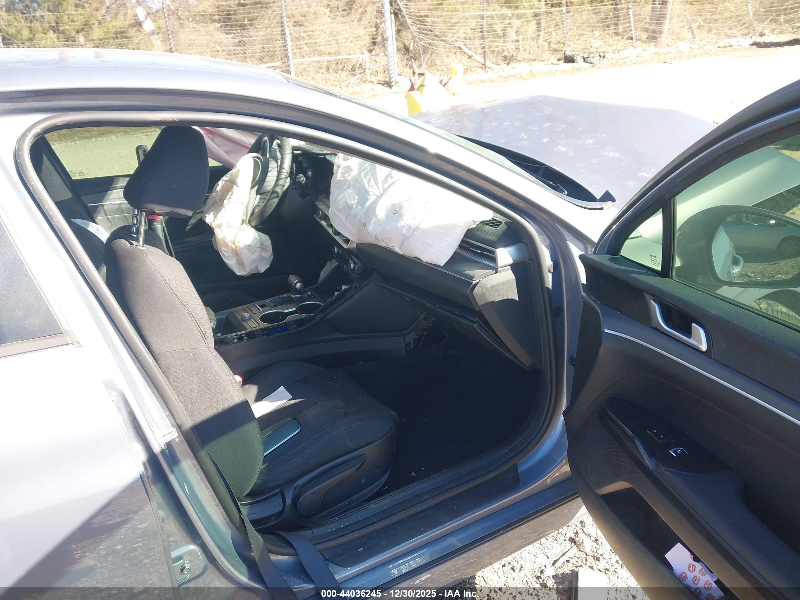 KIA K5 image 5