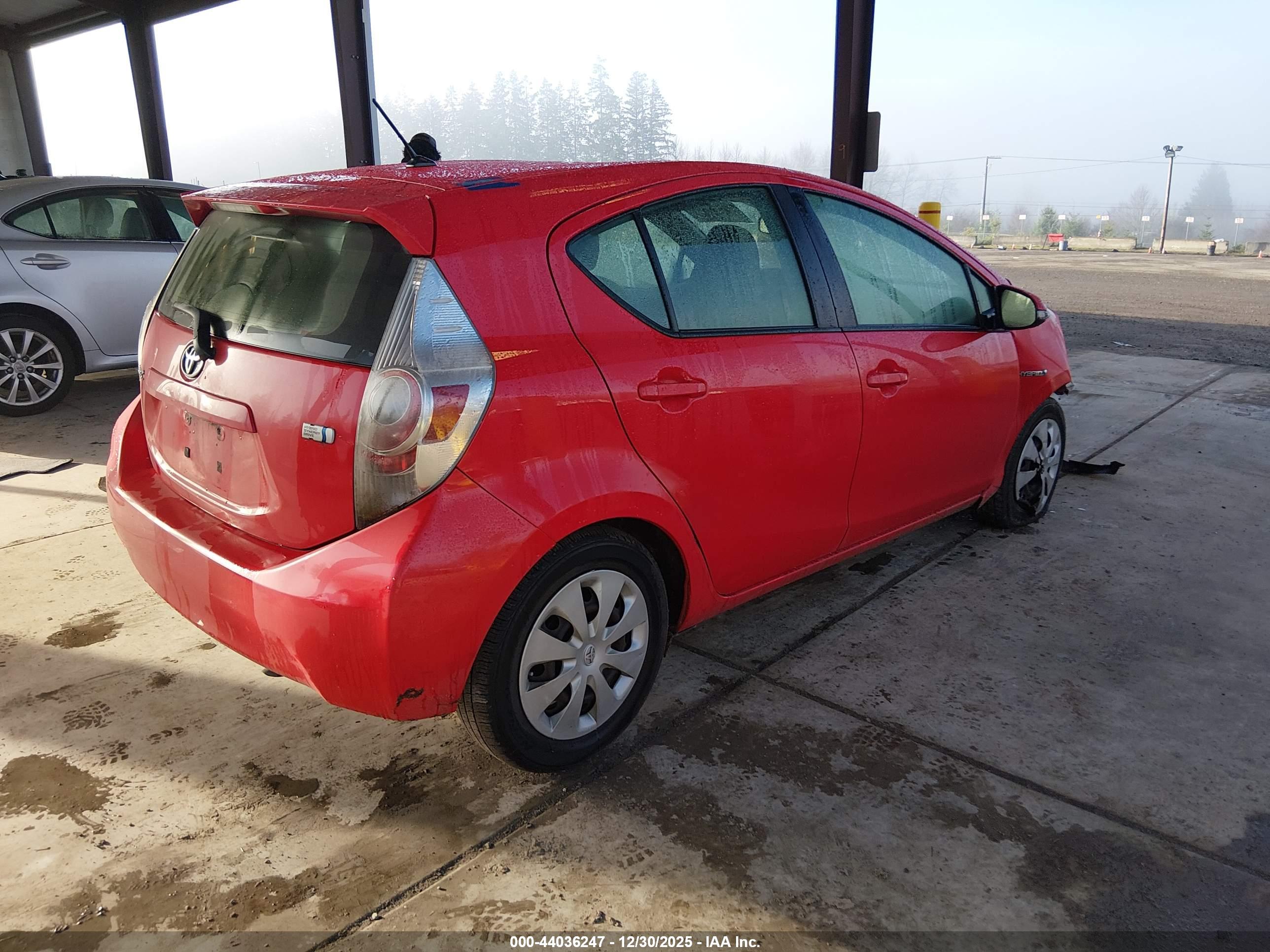 TOYOTA PRIUS image 4