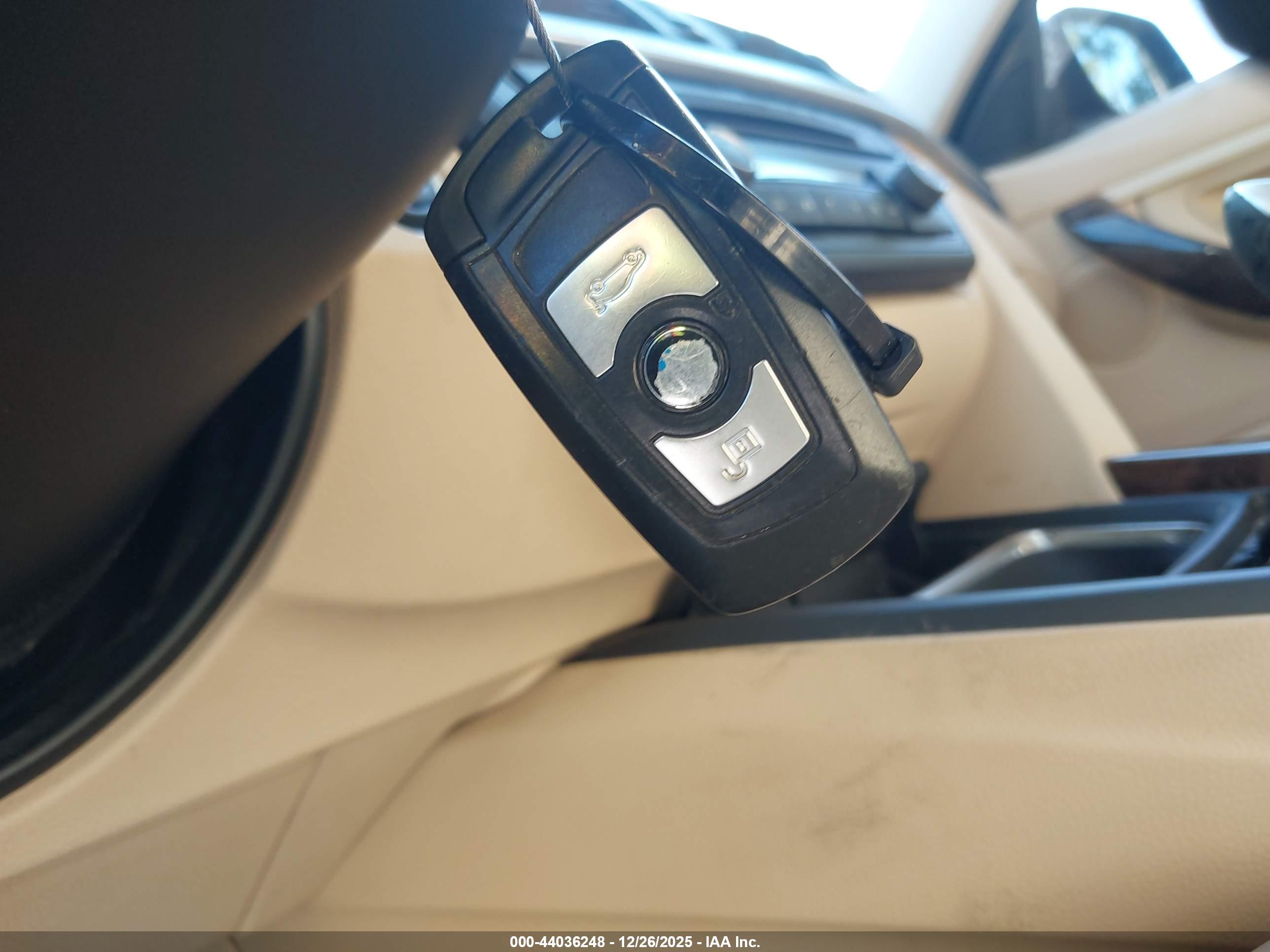 BMW 320I image 11