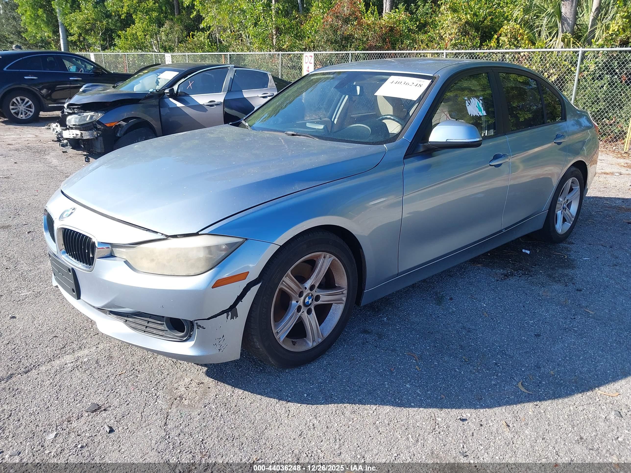 BMW 320I image 2