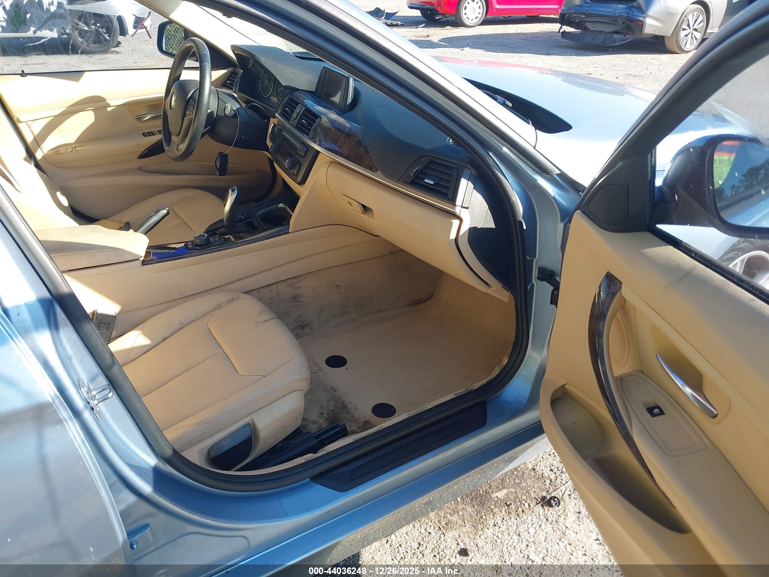 BMW 320I image 5