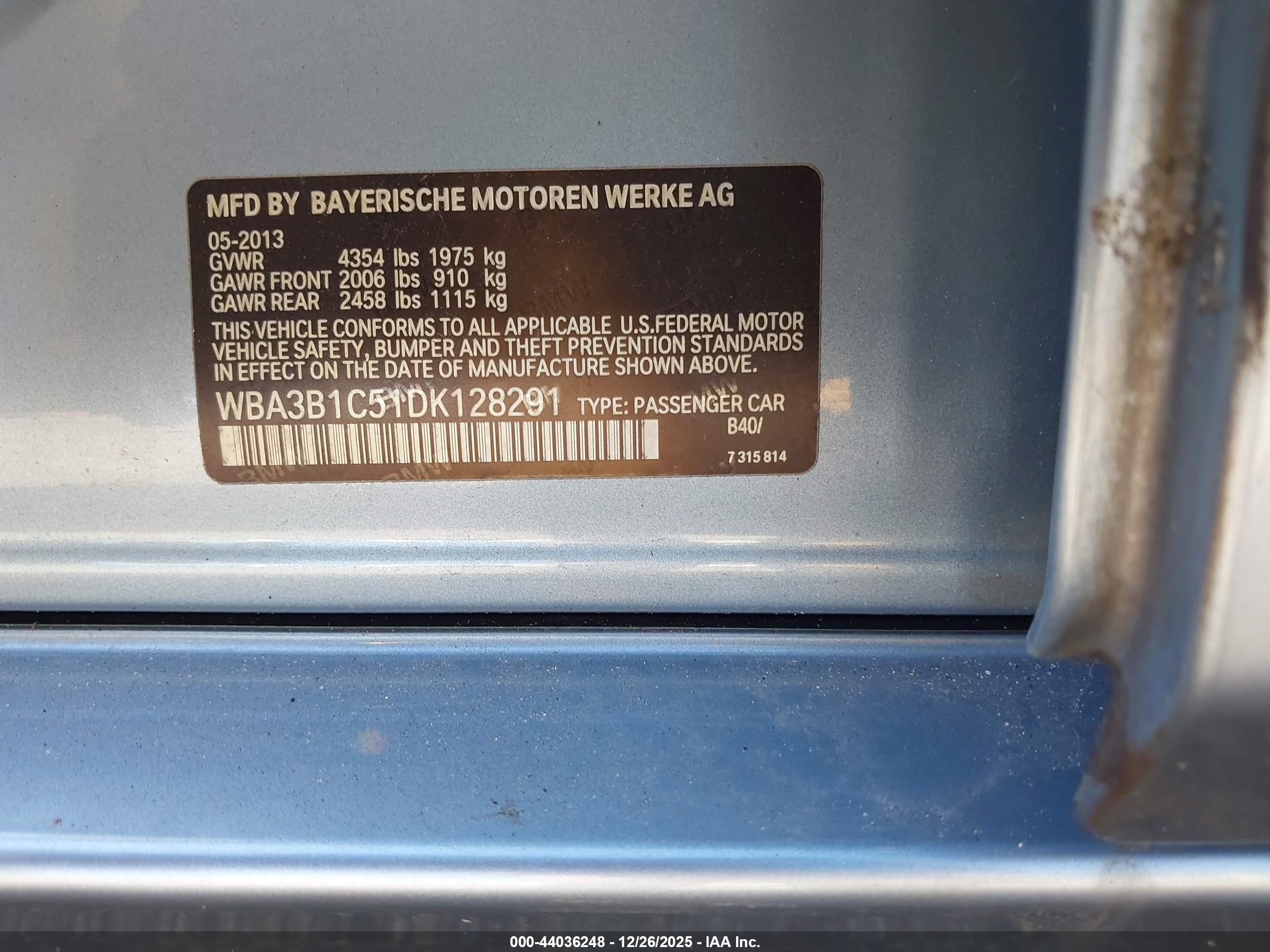 BMW 320I image 9