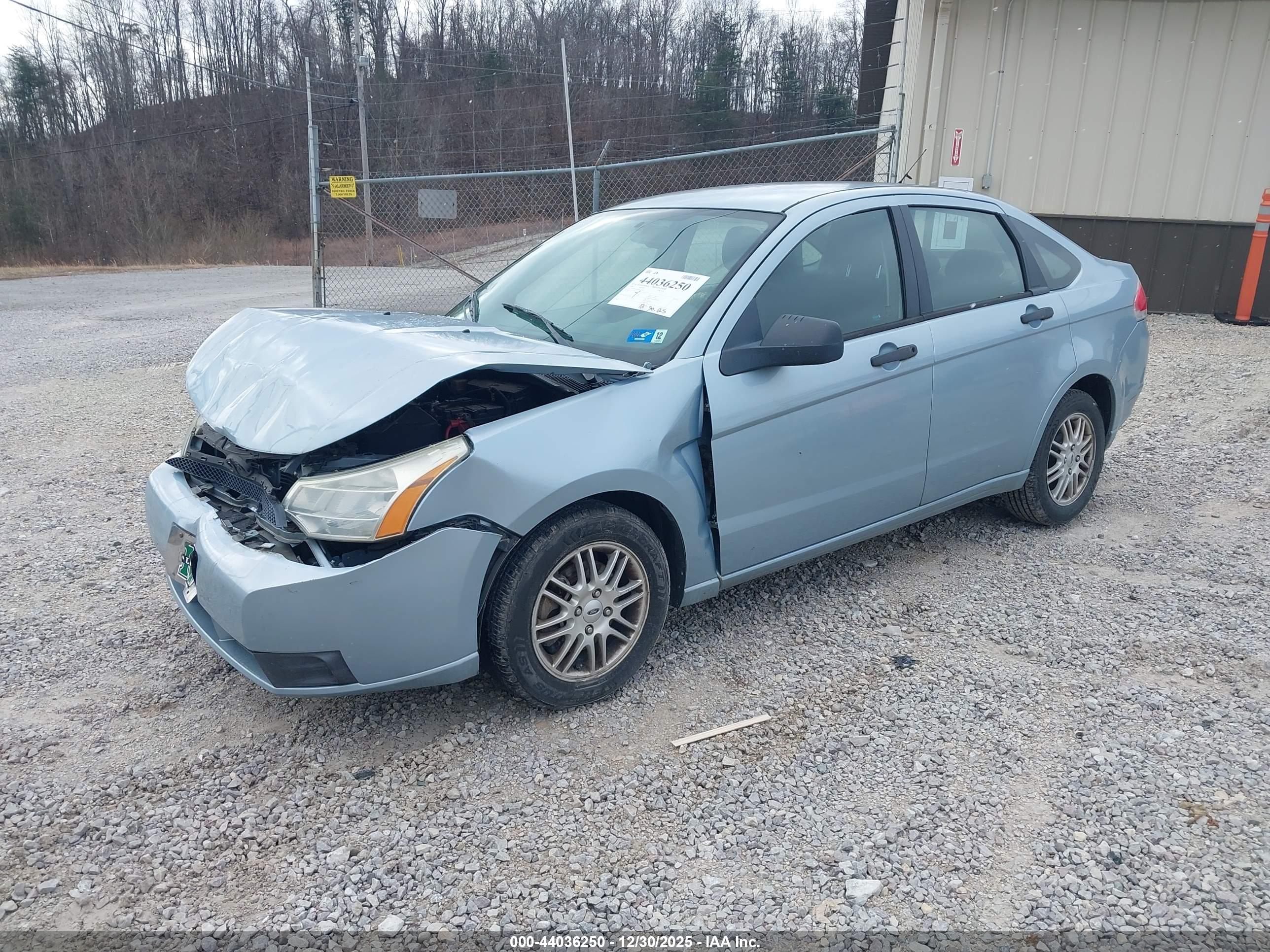 FORD FOCUS image 2