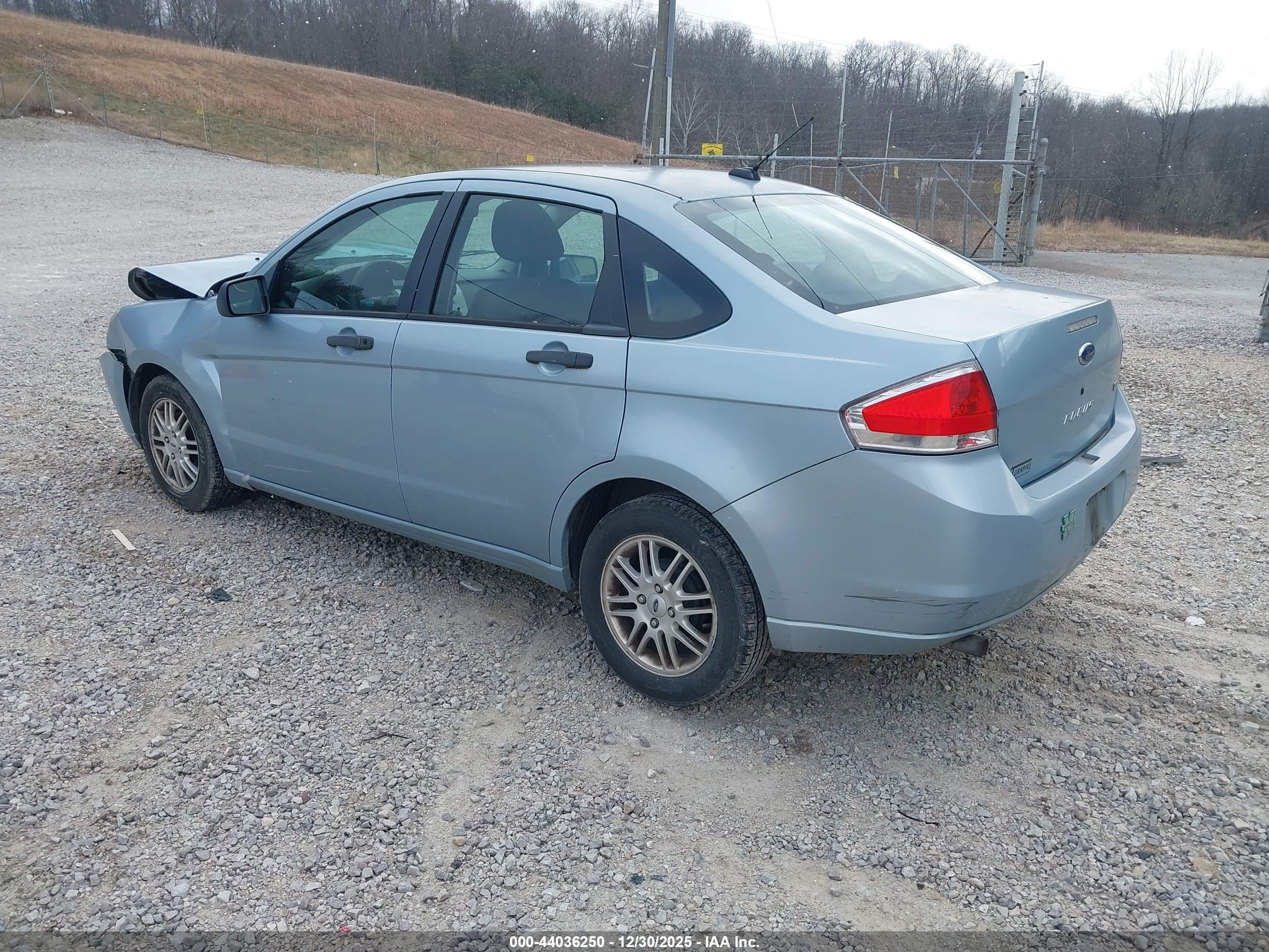 FORD FOCUS image 3