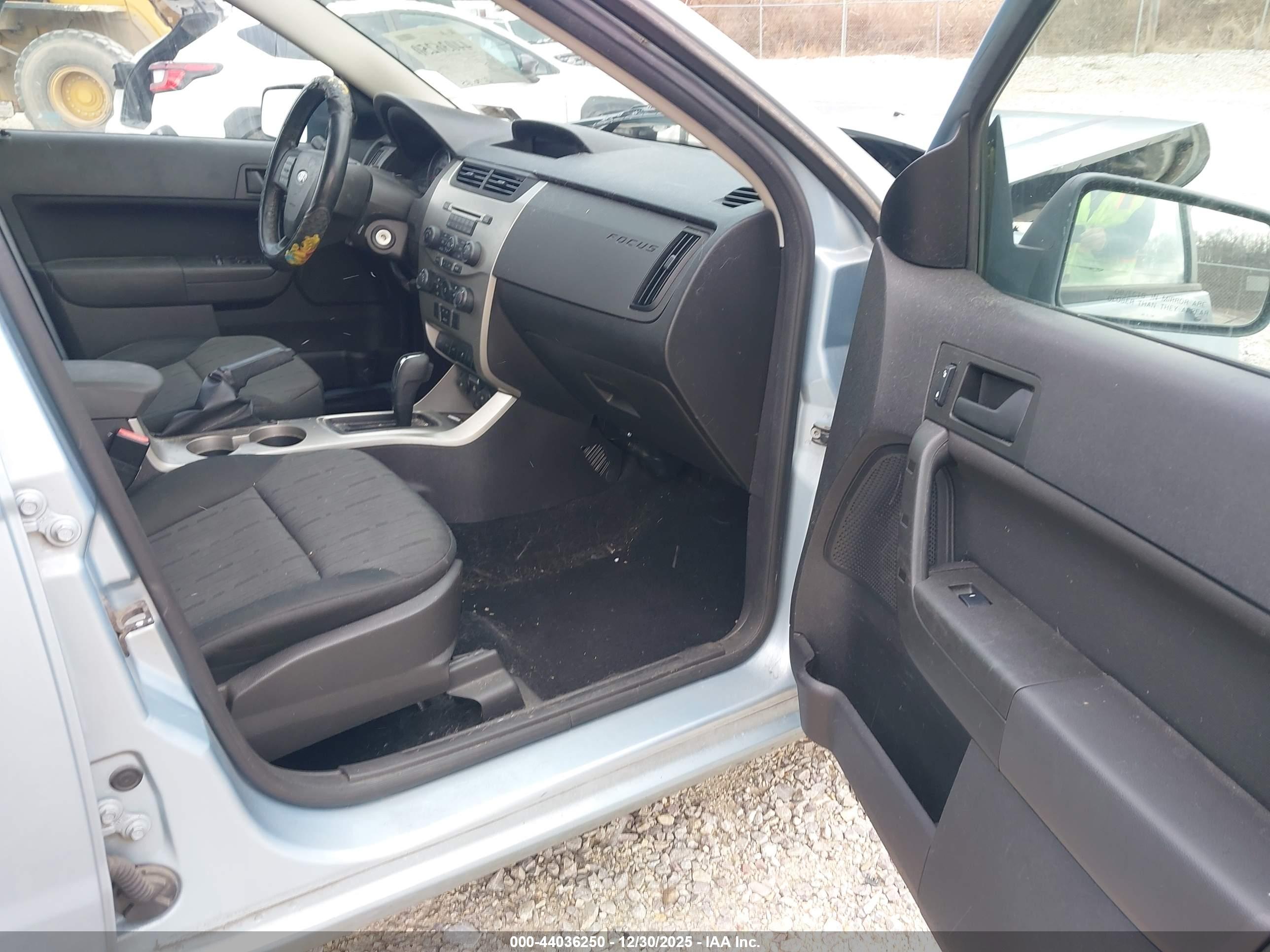 FORD FOCUS image 5