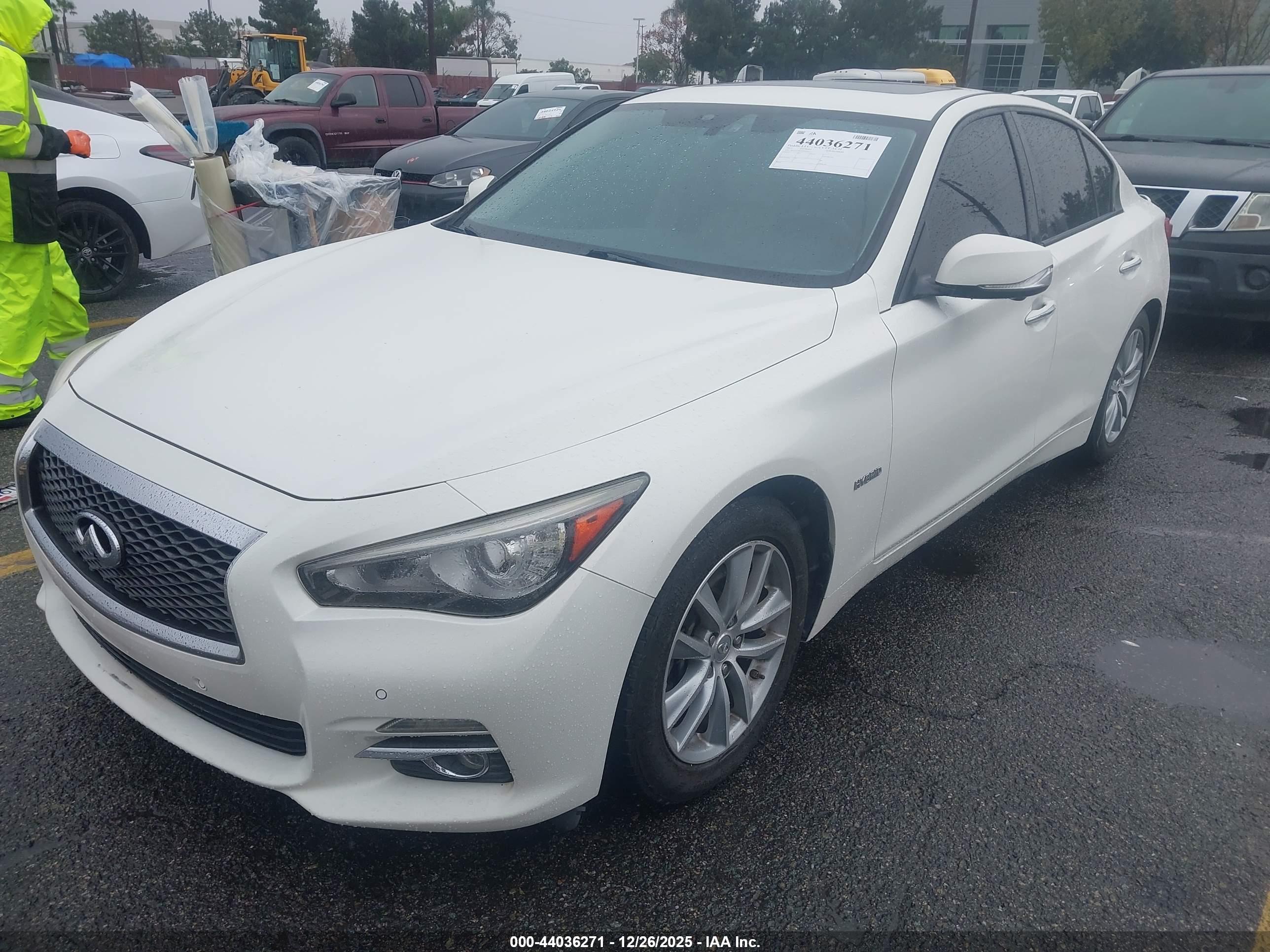 INFINITI Q50 image 2