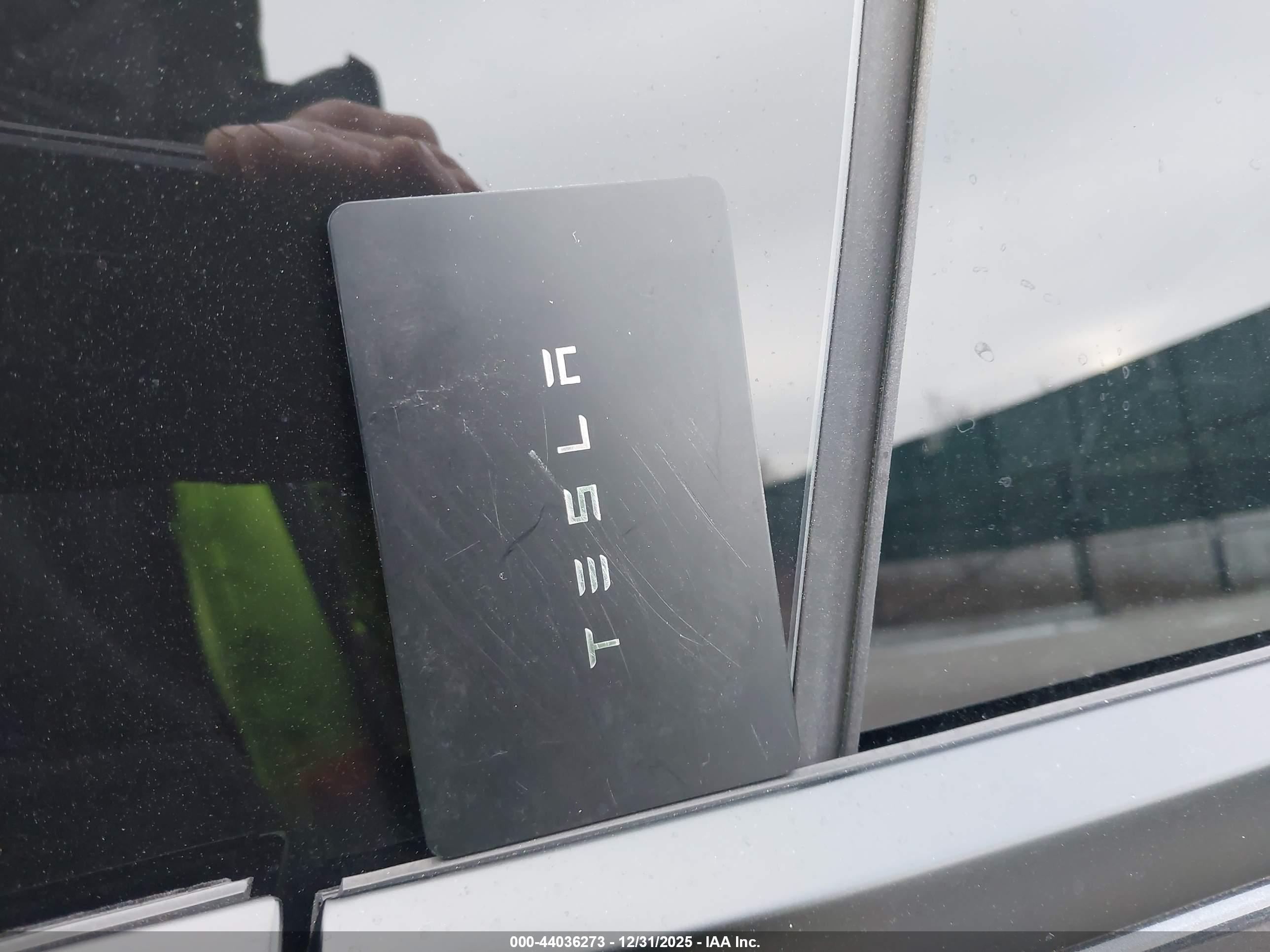 TESLA MODEL image 11
