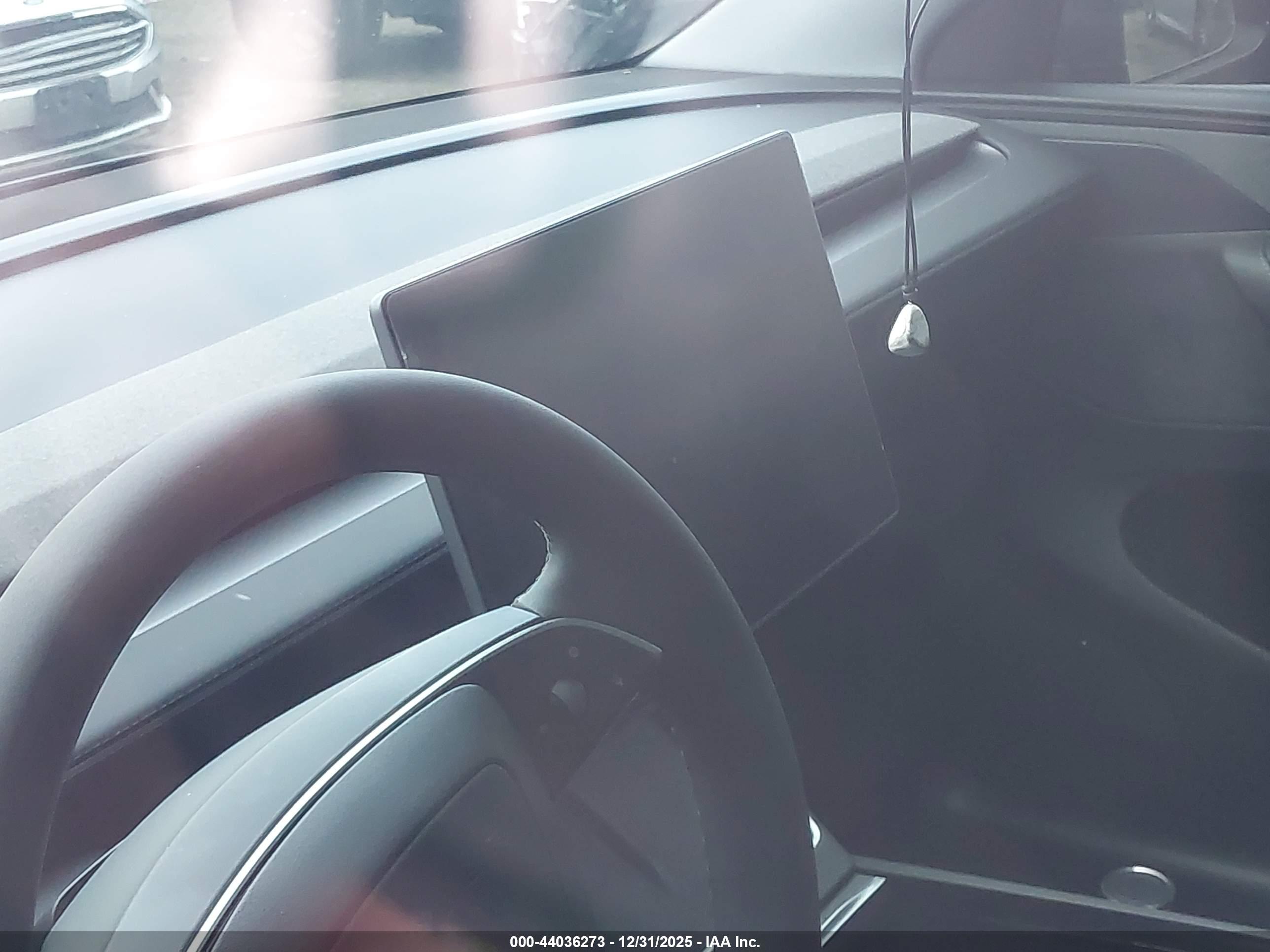 TESLA MODEL image 7