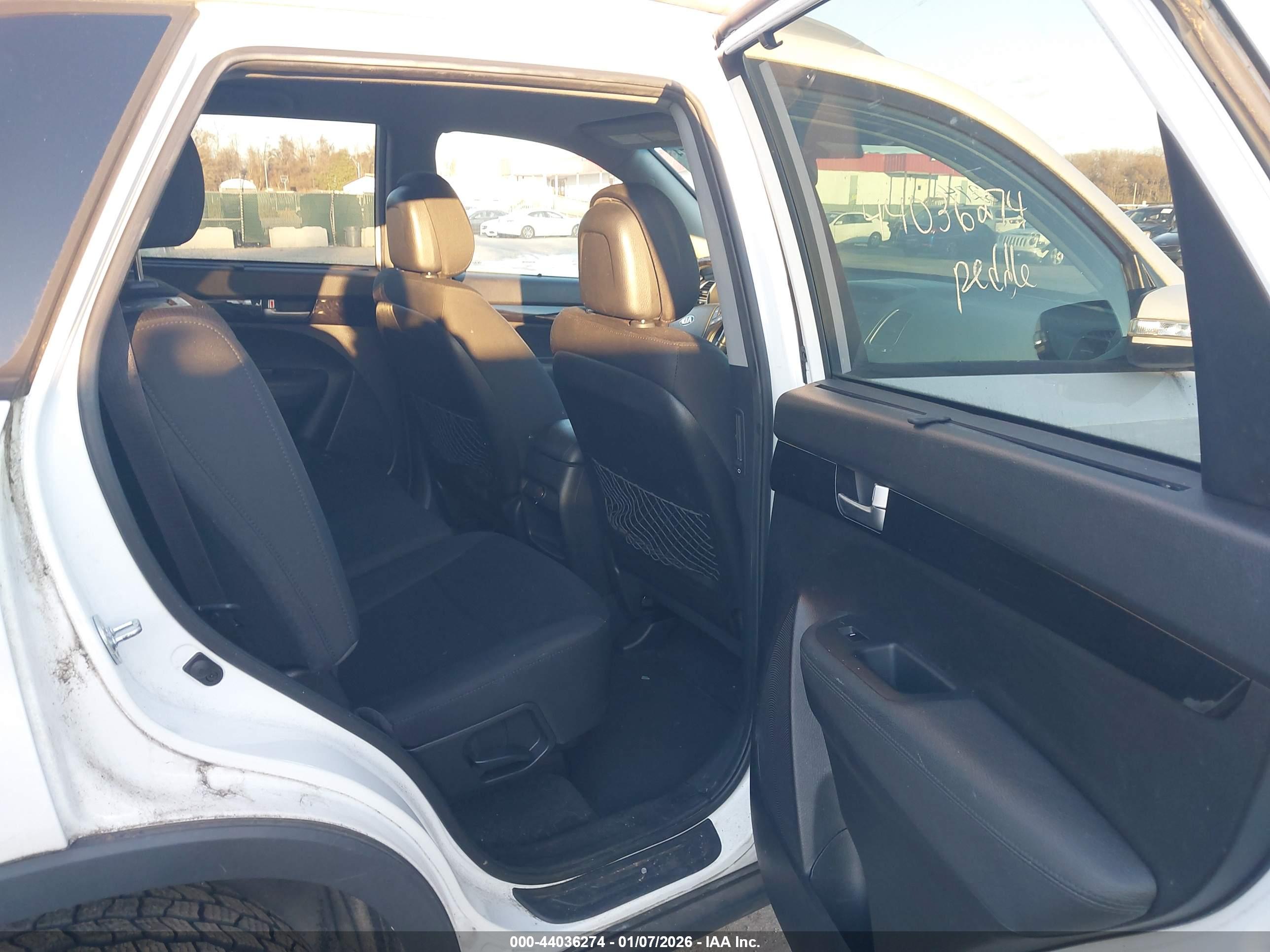 KIA SORENTO image 8