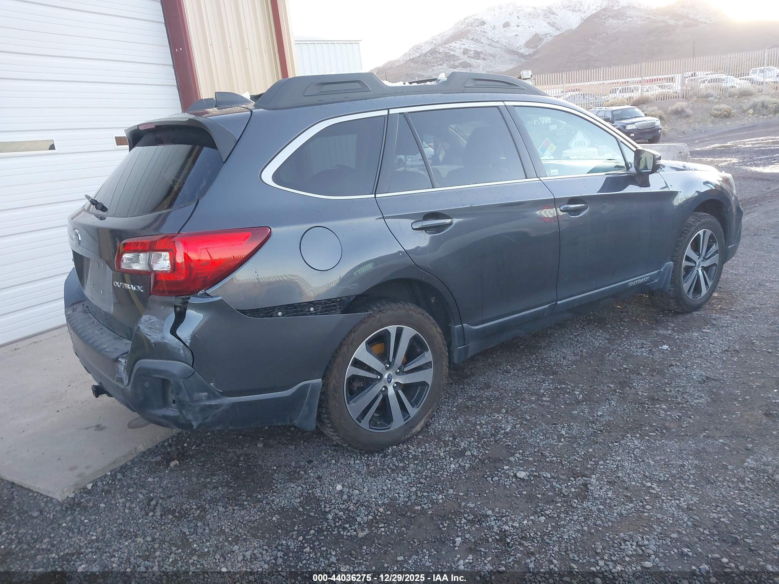 SUBARU OUTBACK image 4