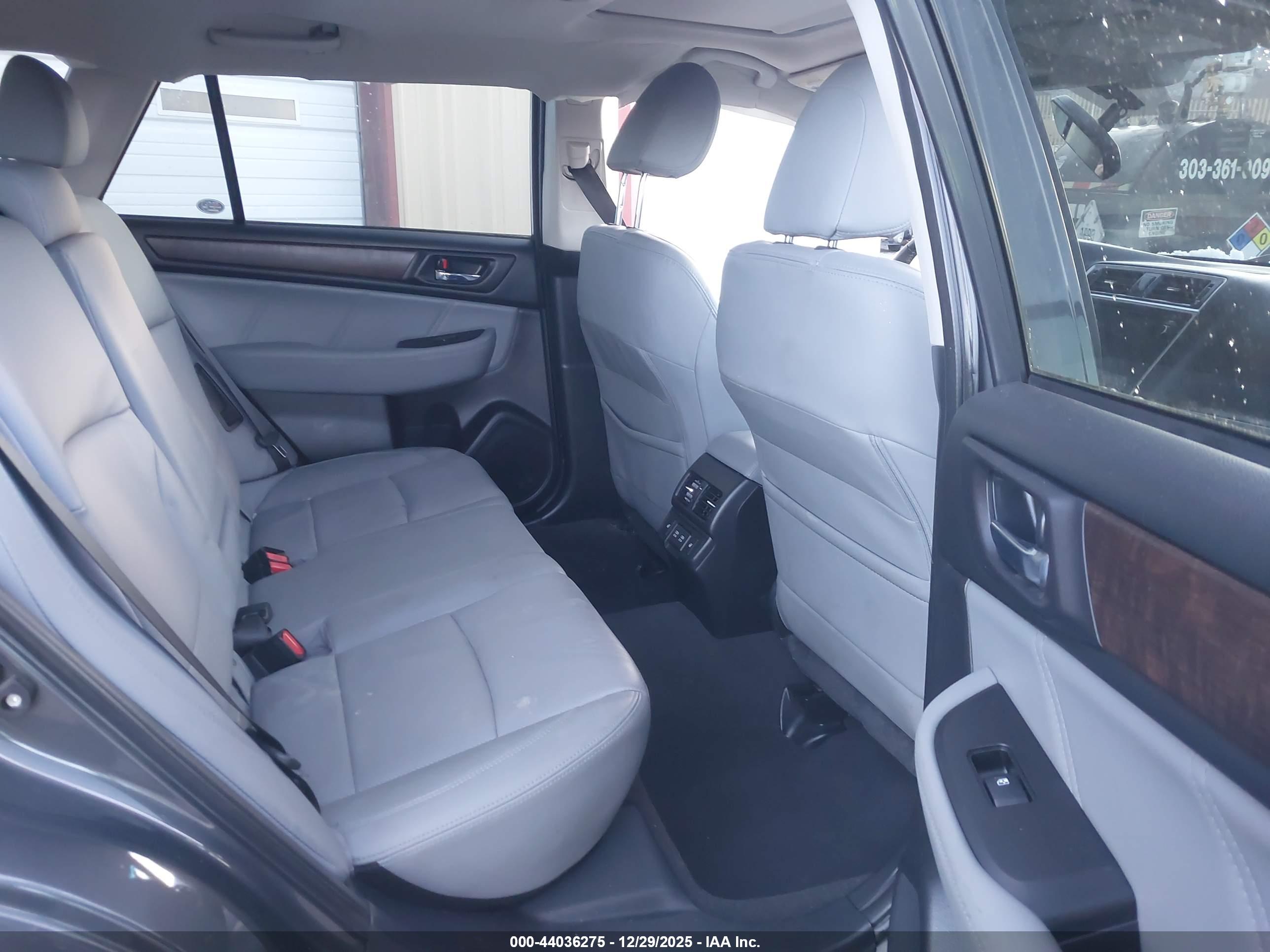 SUBARU OUTBACK image 8