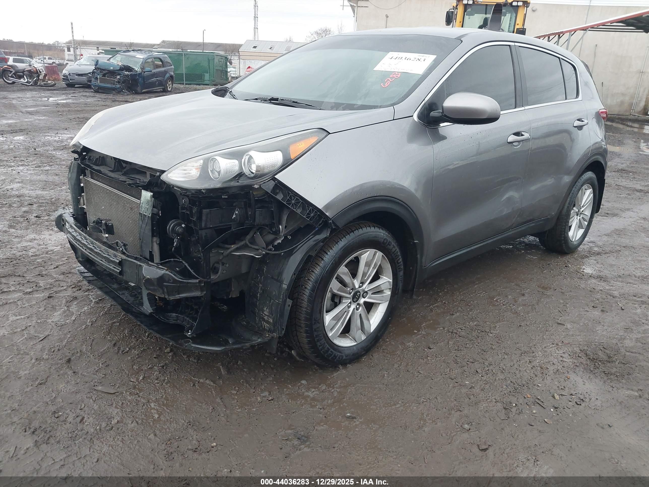 KIA SPORTAGE image 2