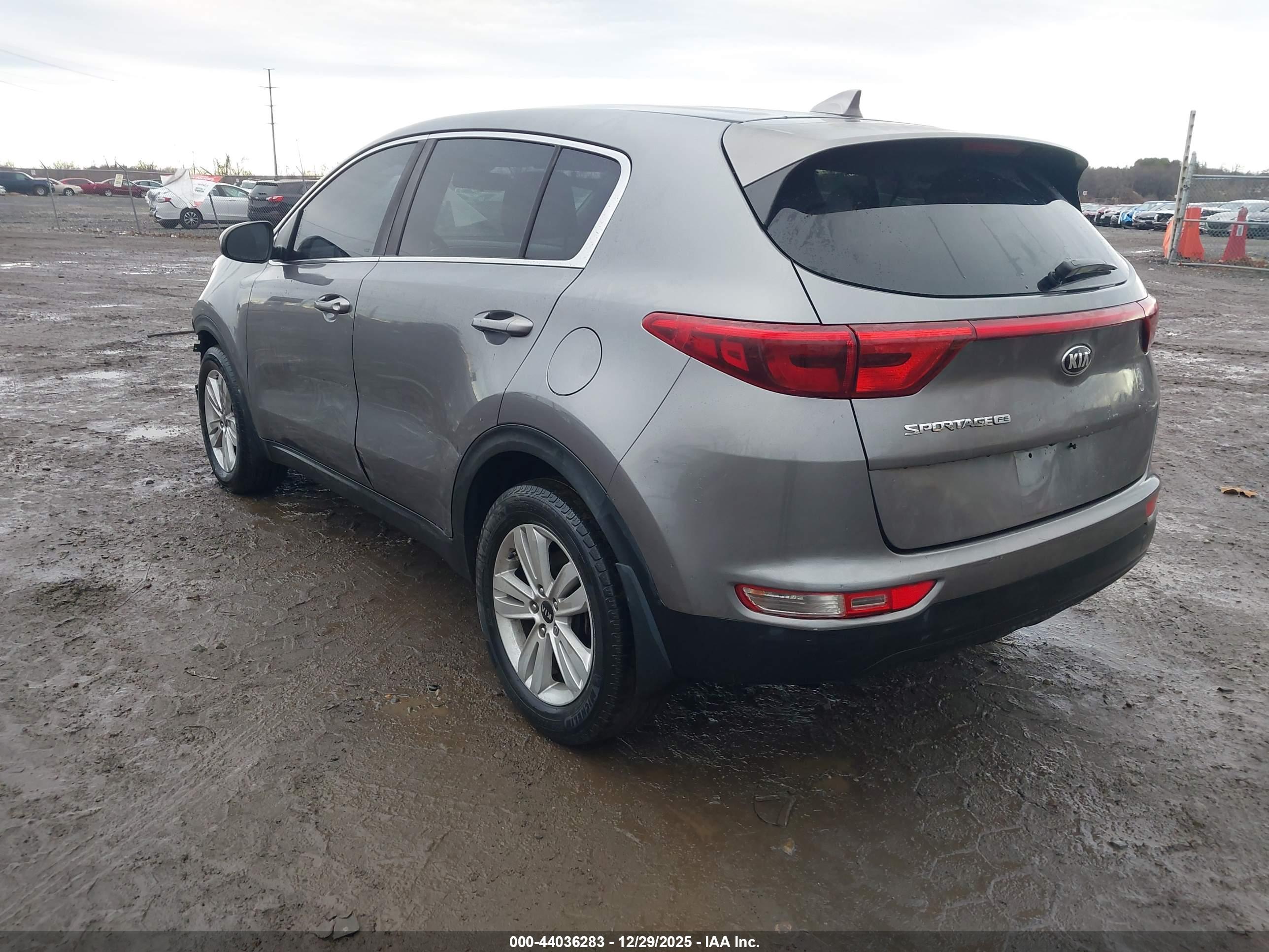 KIA SPORTAGE image 3