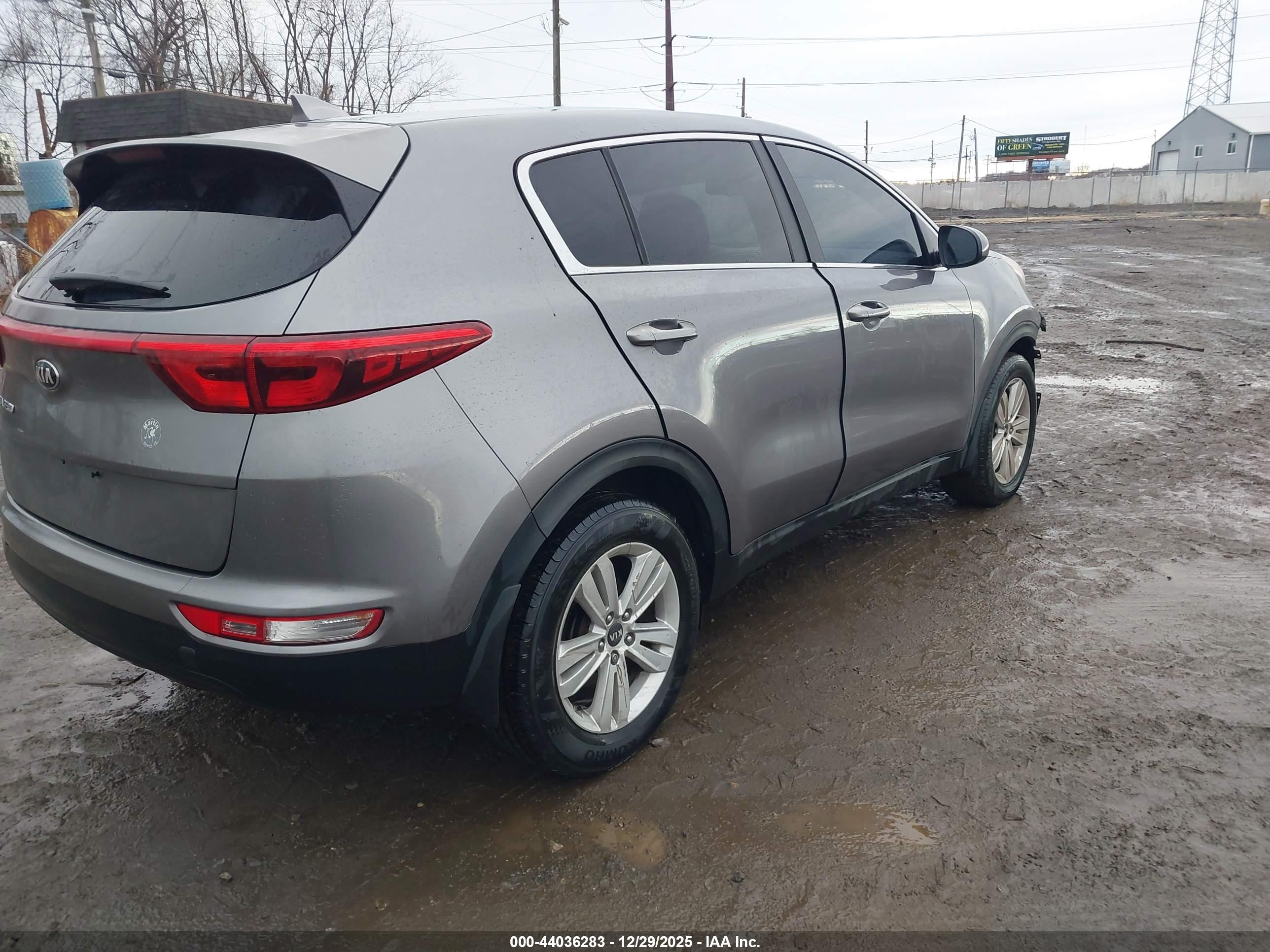 KIA SPORTAGE image 4