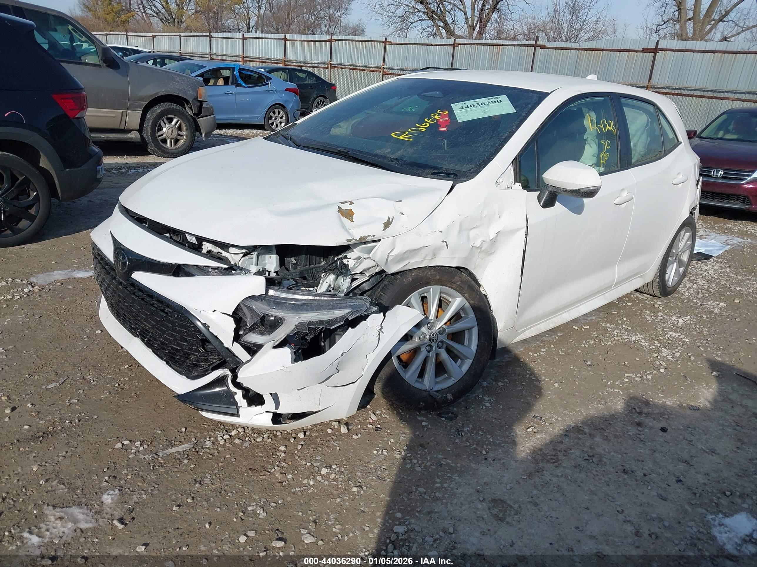 TOYOTA COROLLA image 2