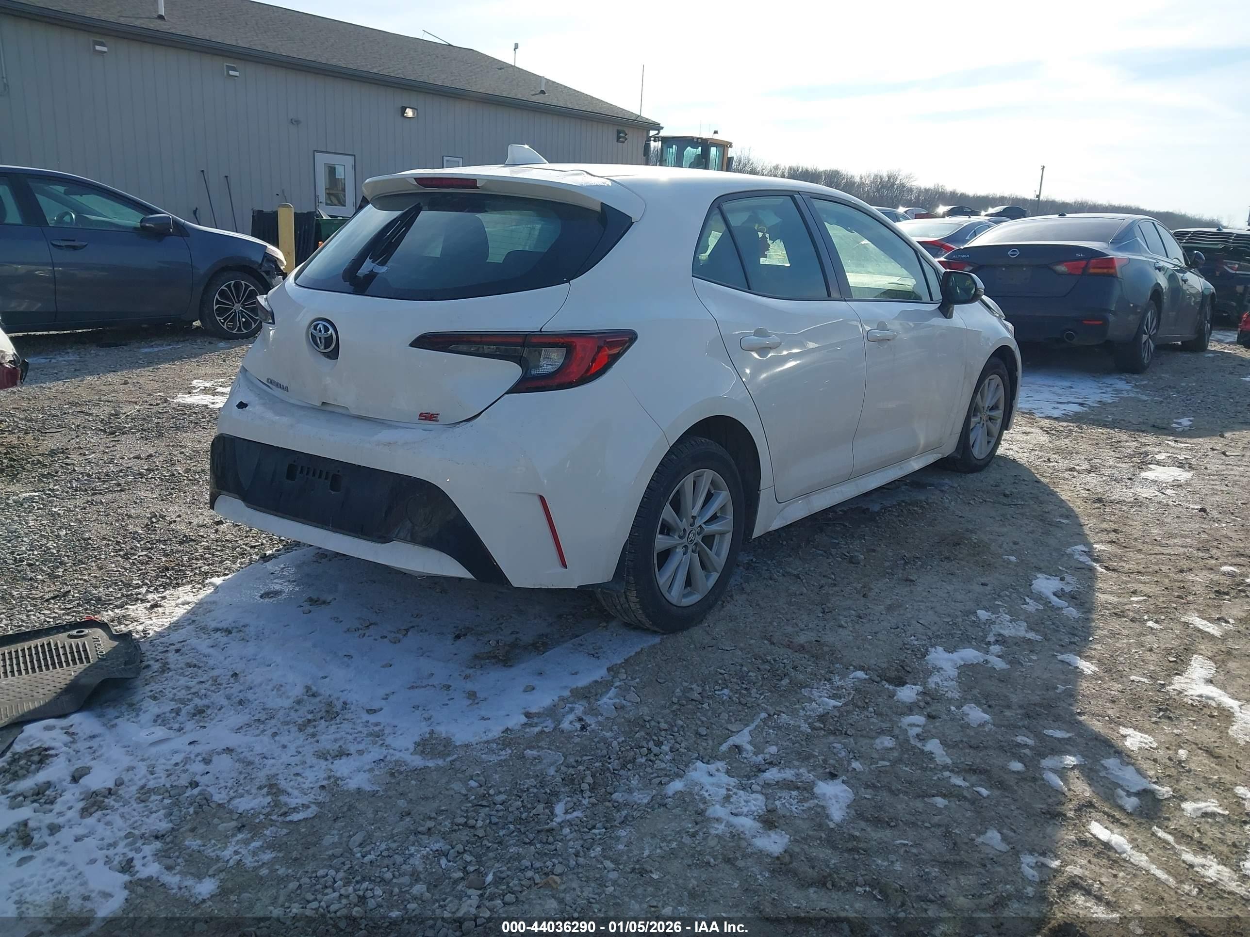 TOYOTA COROLLA image 4