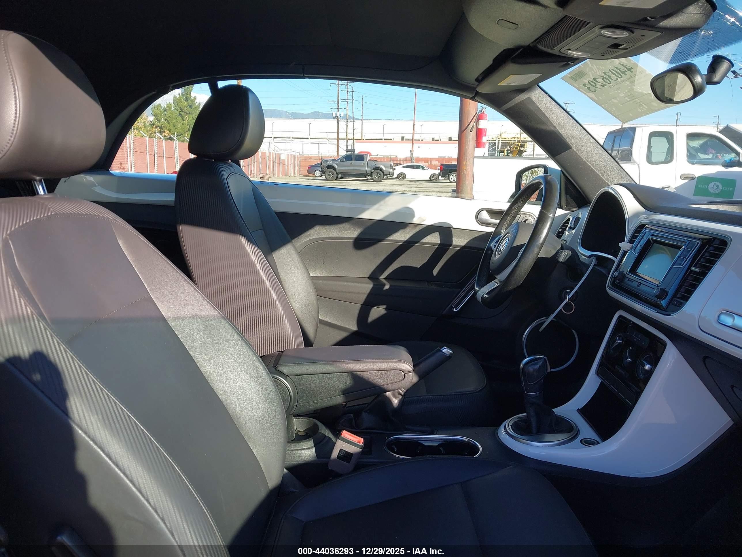 VOLKSWAGEN BEETLE image 5