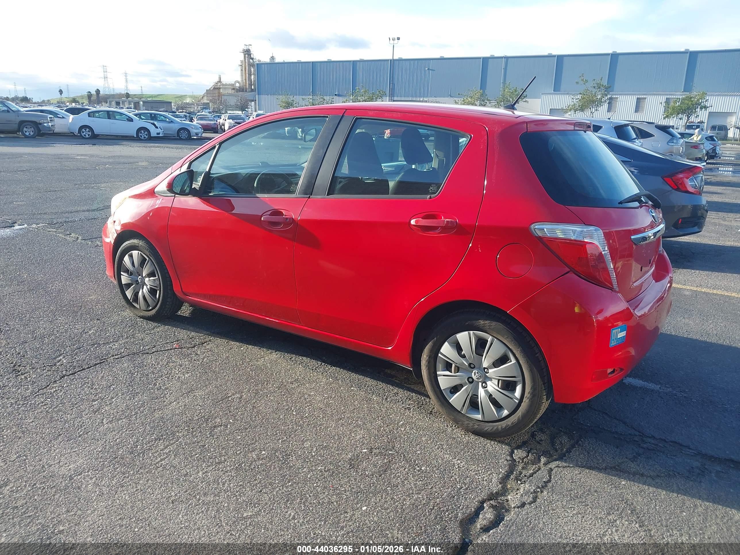 TOYOTA YARIS image 3