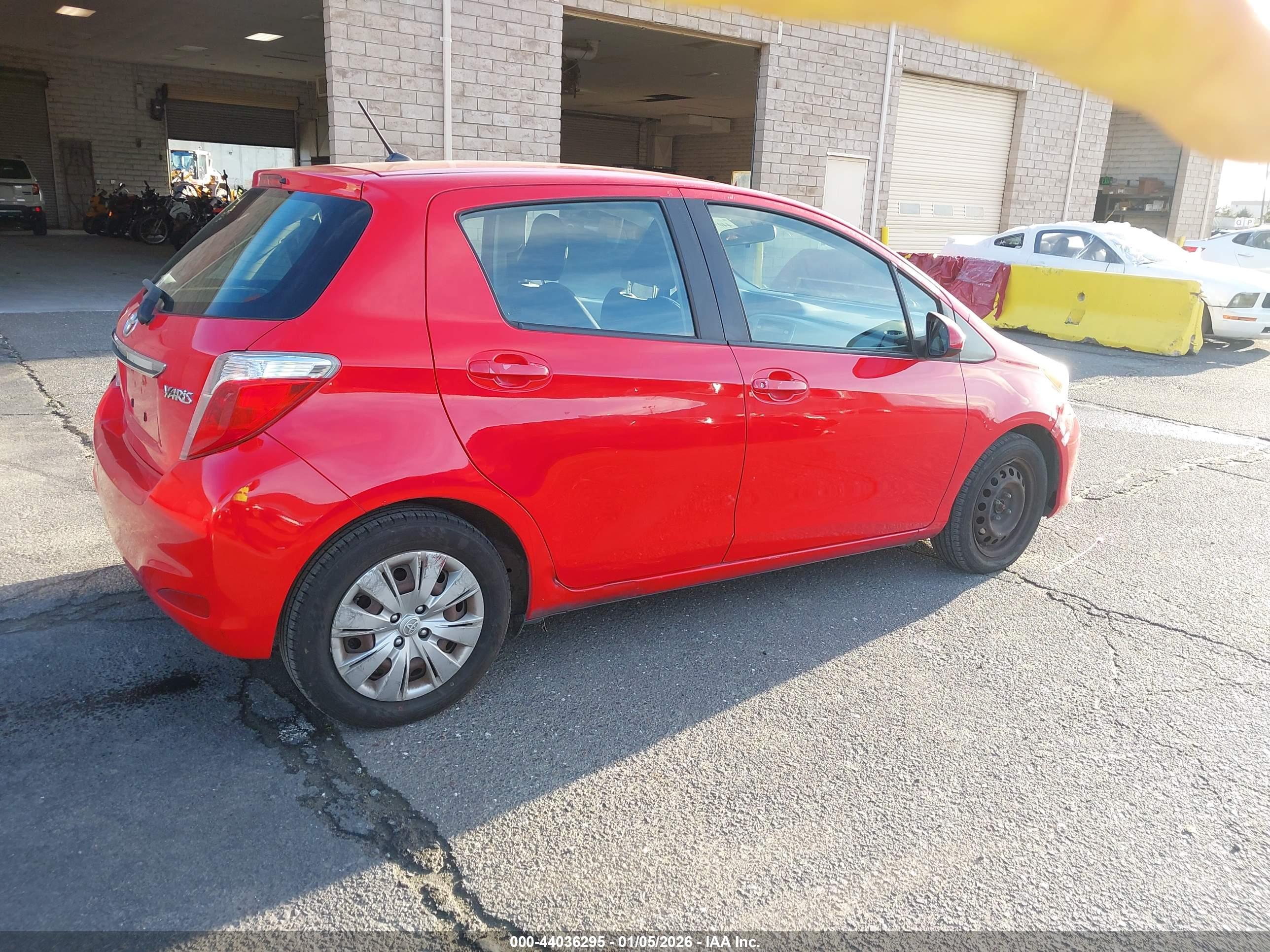 TOYOTA YARIS image 4