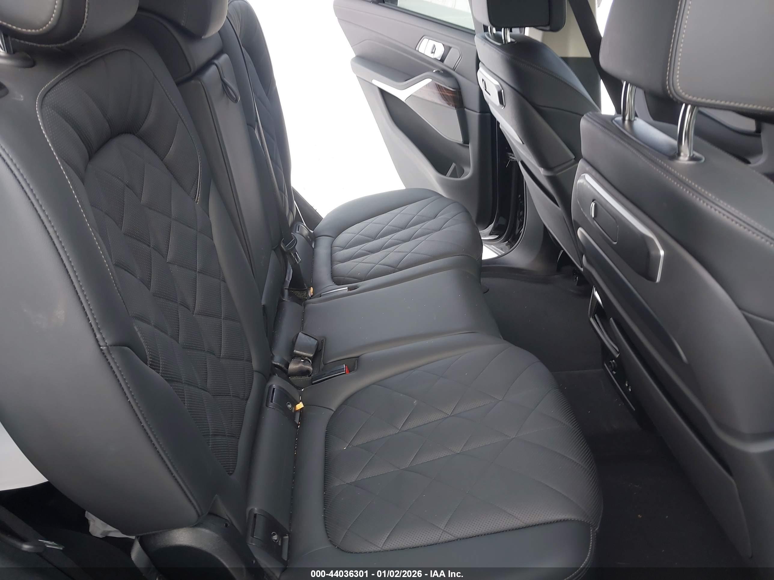 BMW X7 image 8