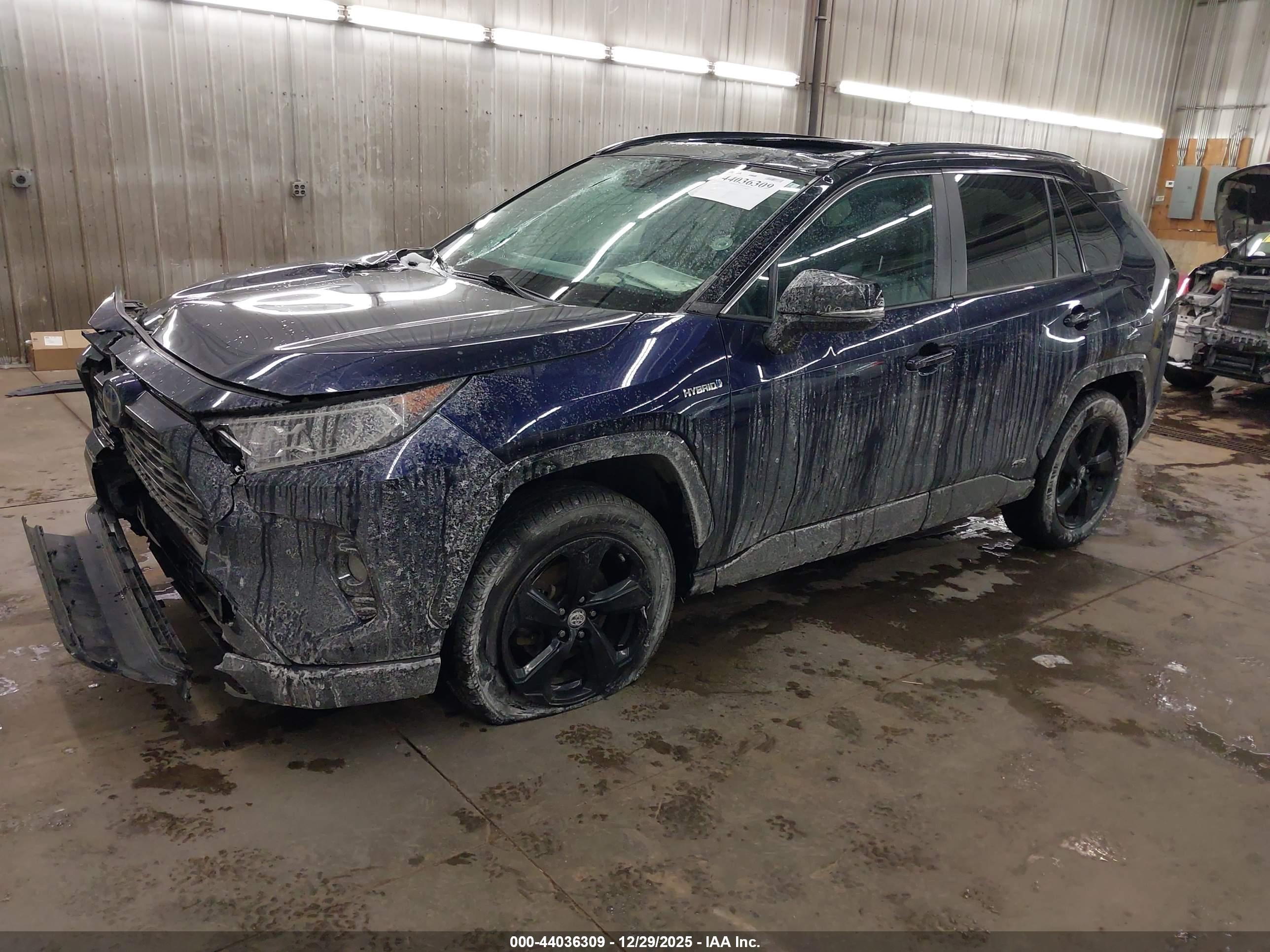 TOYOTA RAV4 image 2