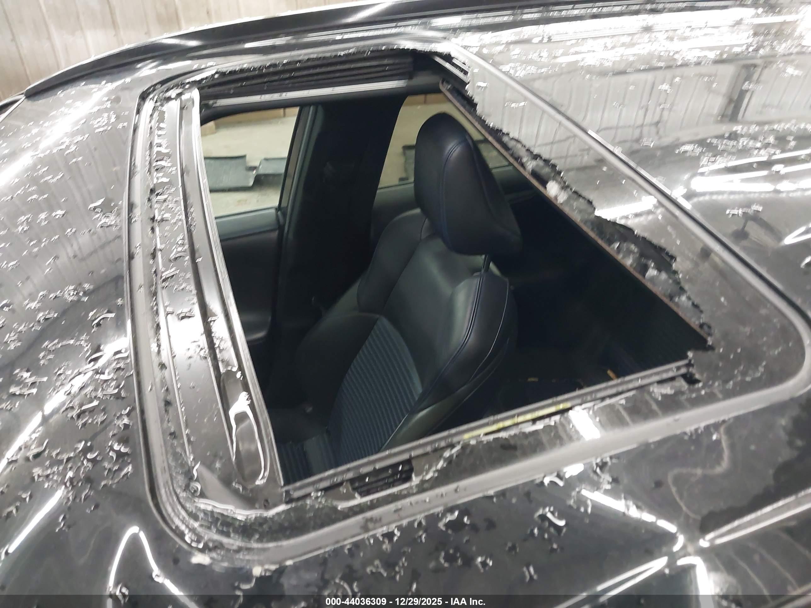 TOYOTA RAV4 image 6