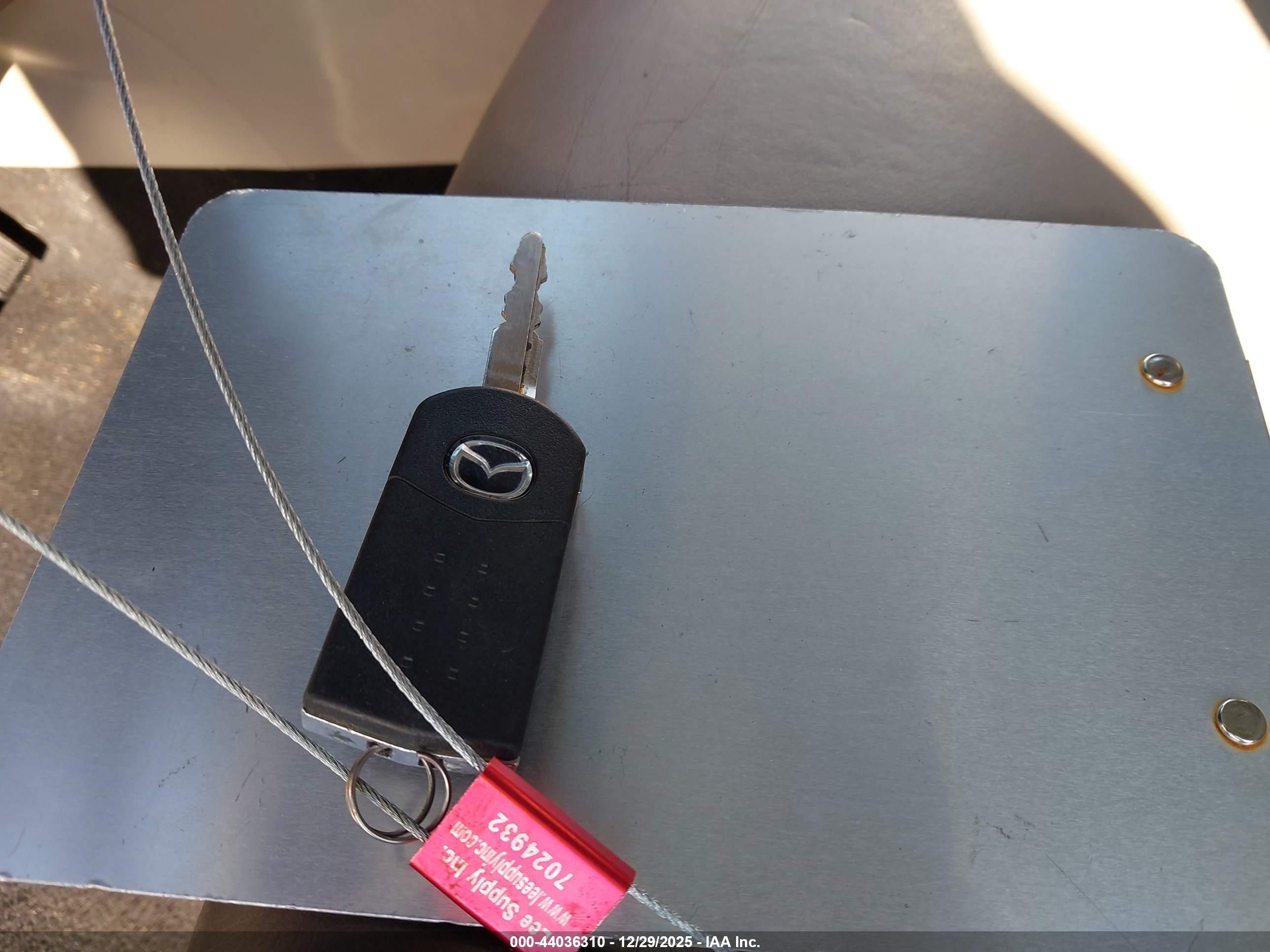 MAZDA CX-9 image 11