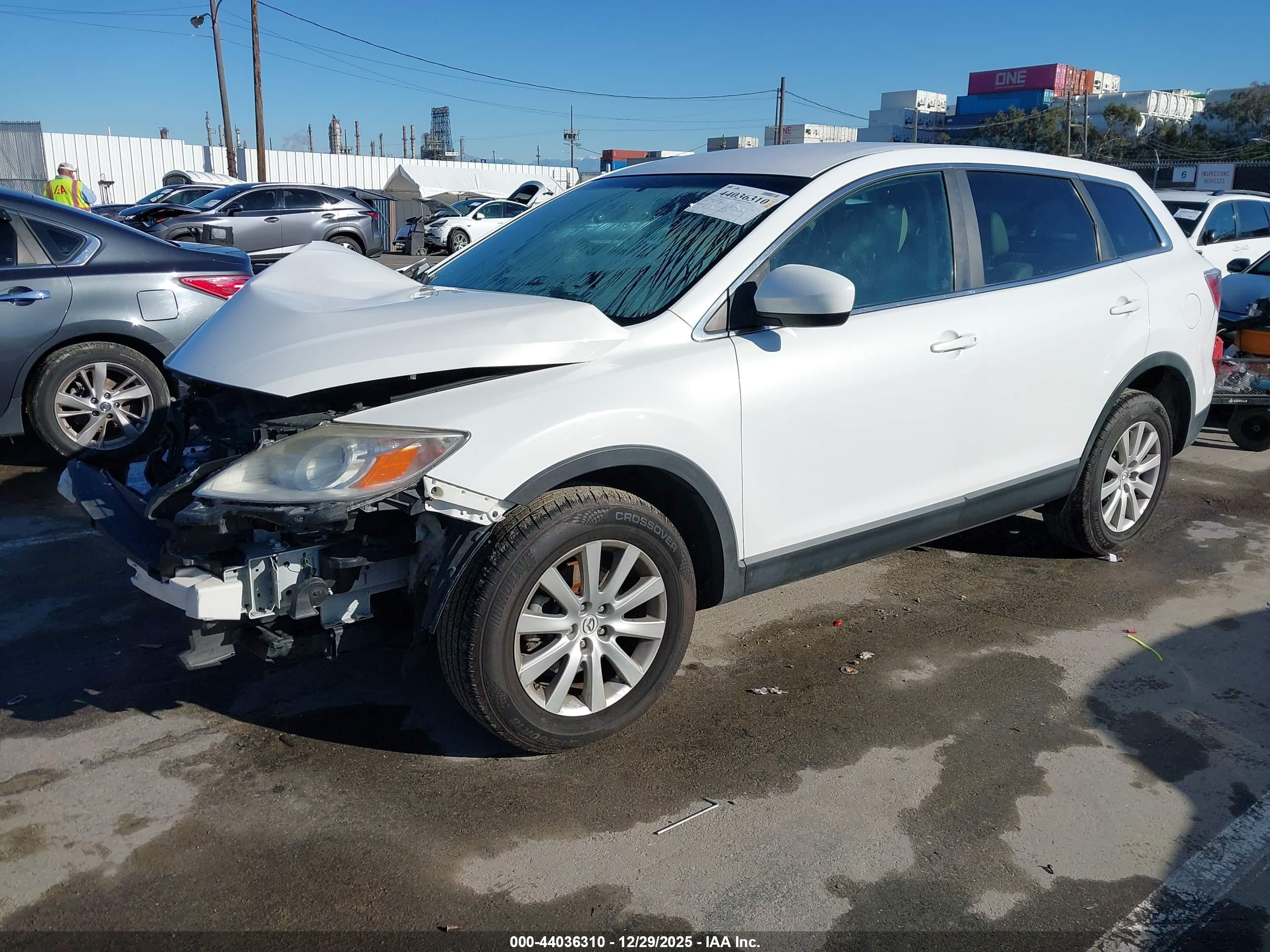 MAZDA CX-9 image 2