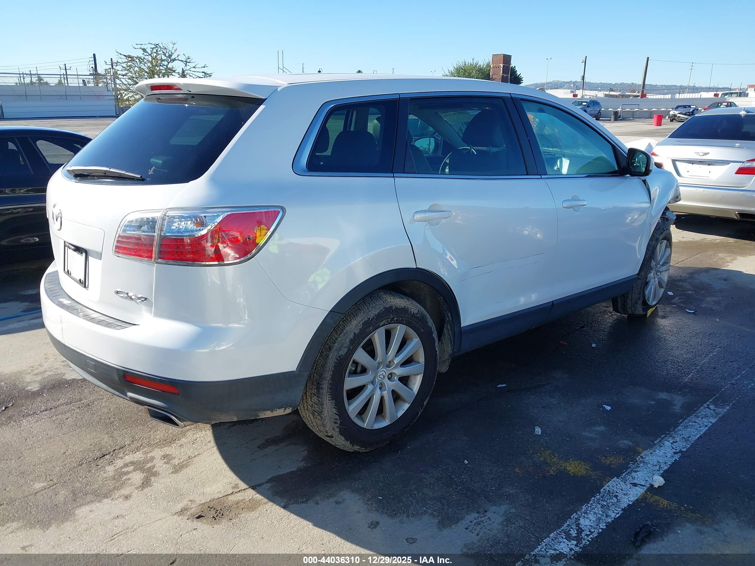 MAZDA CX-9 image 4