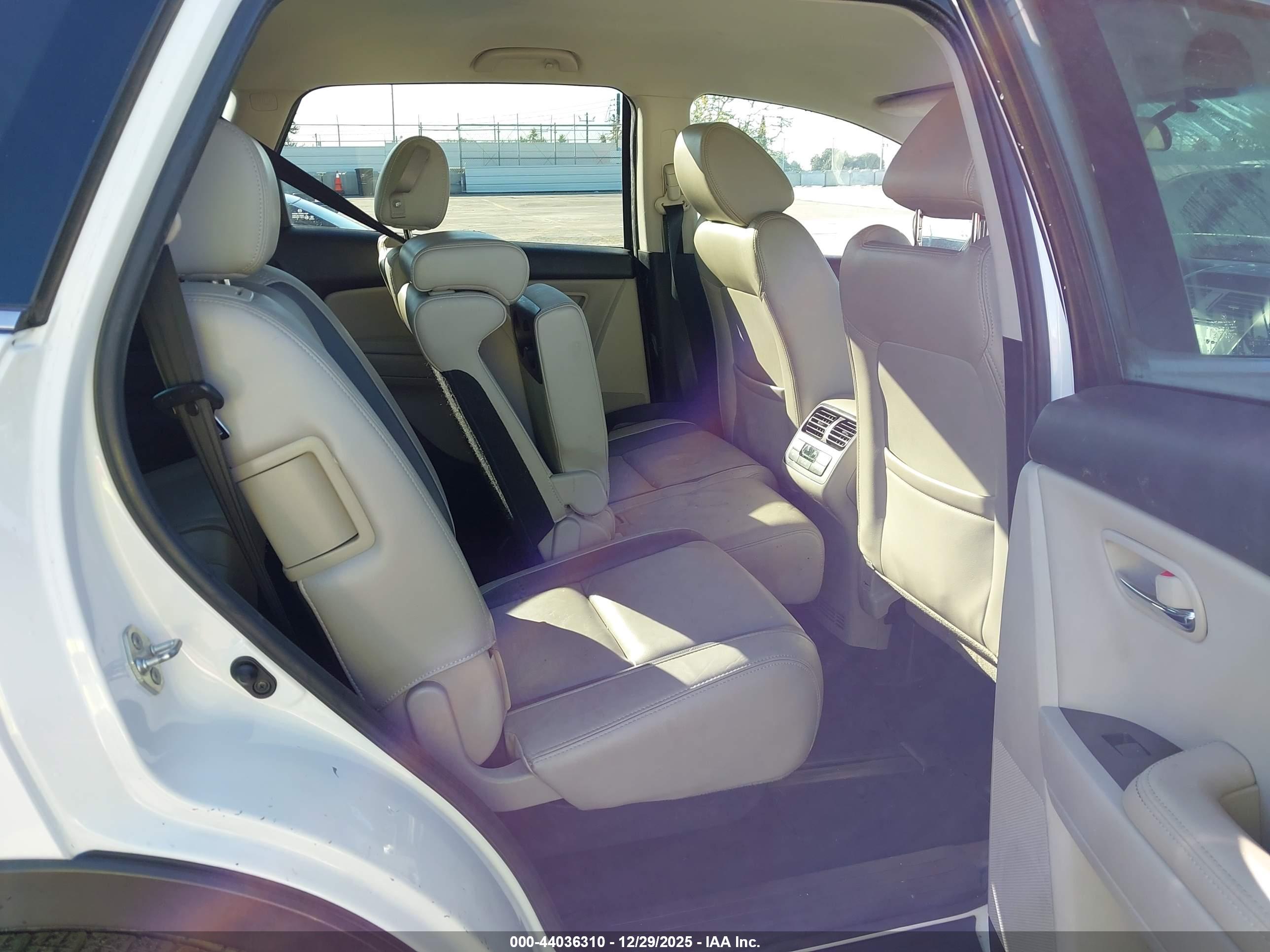 MAZDA CX-9 image 8